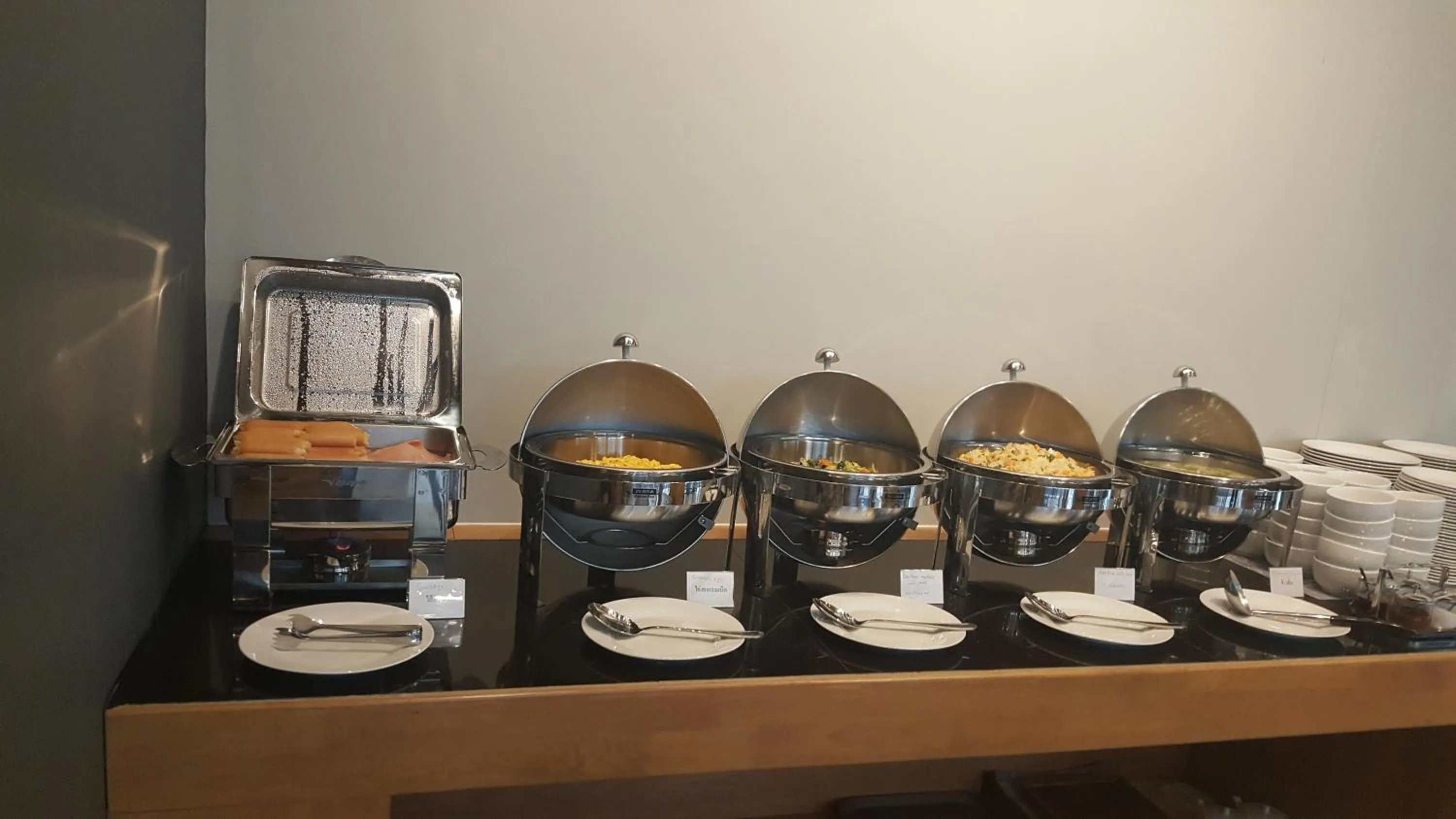 Food and drinks in Asana Hotel & Residence