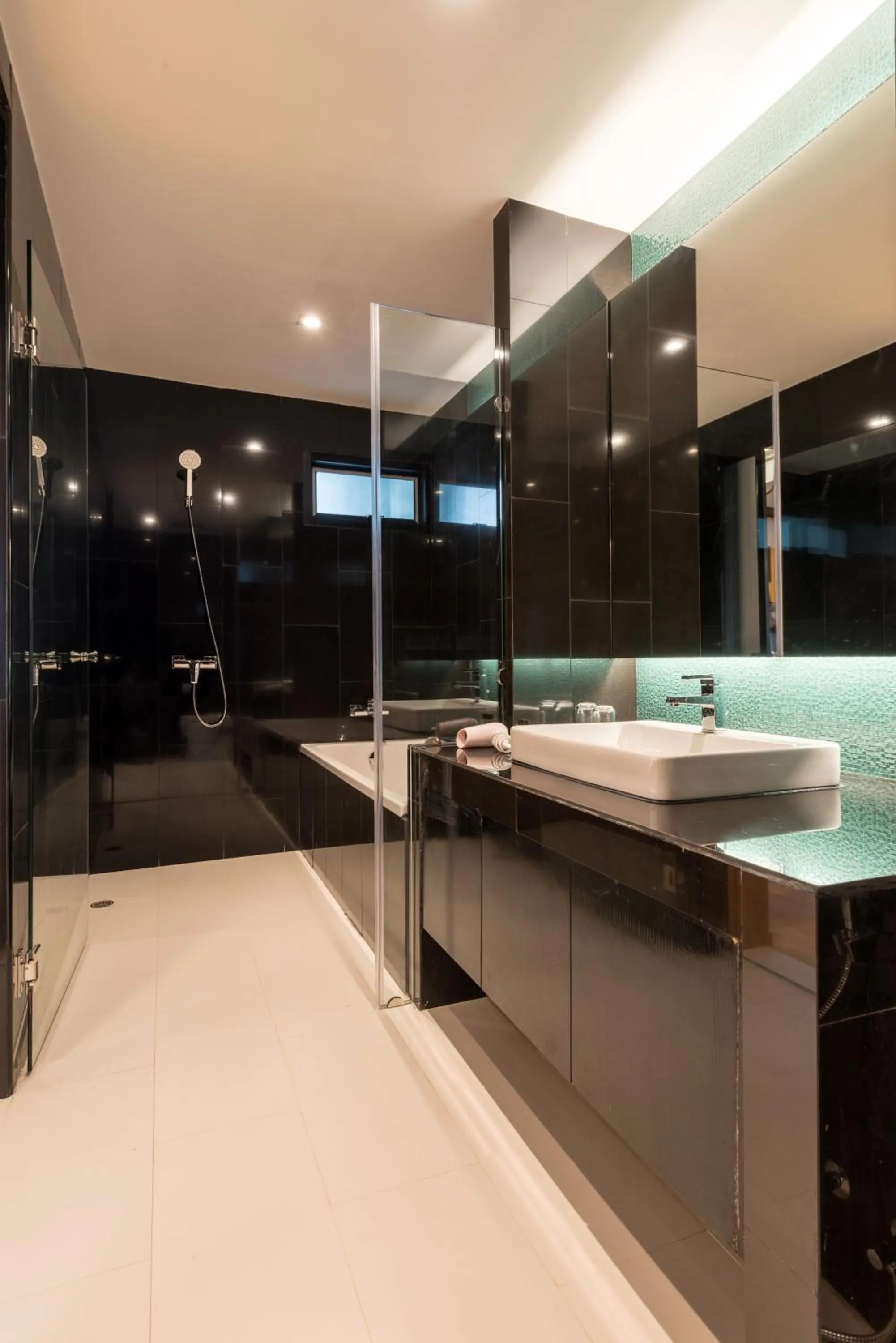 Shower in Asana Hotel & Residence