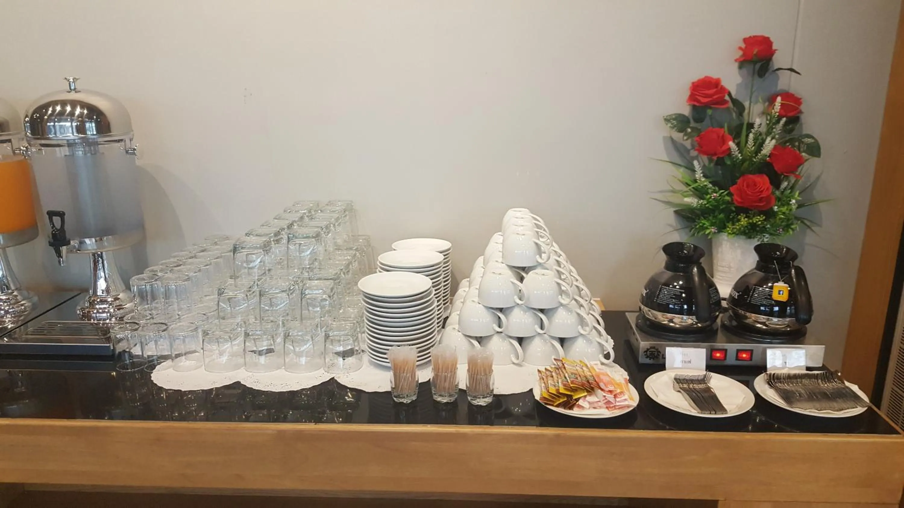 Food and drinks in Asana Hotel & Residence