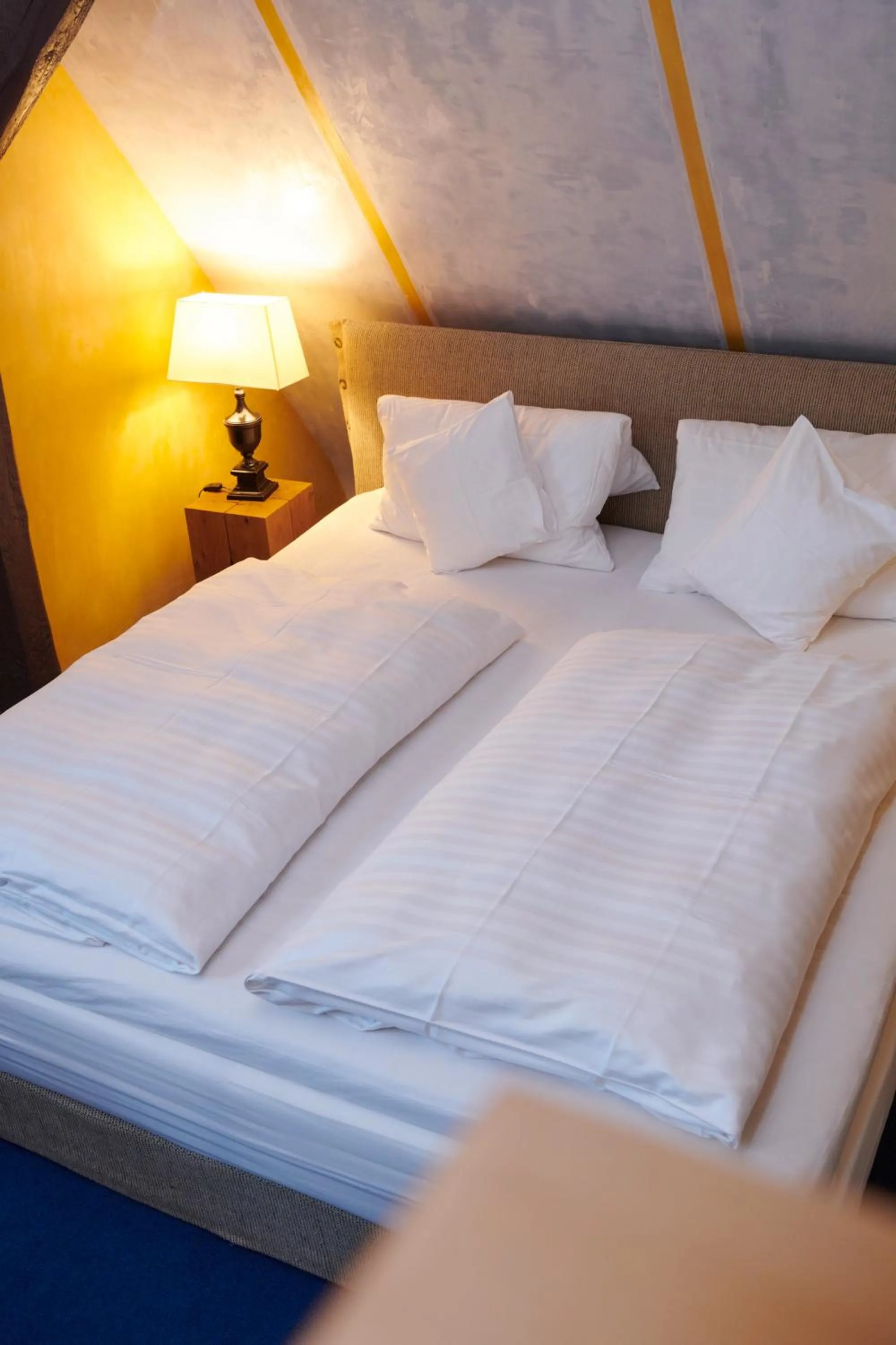 Bed in Hotel Der Grischäfer