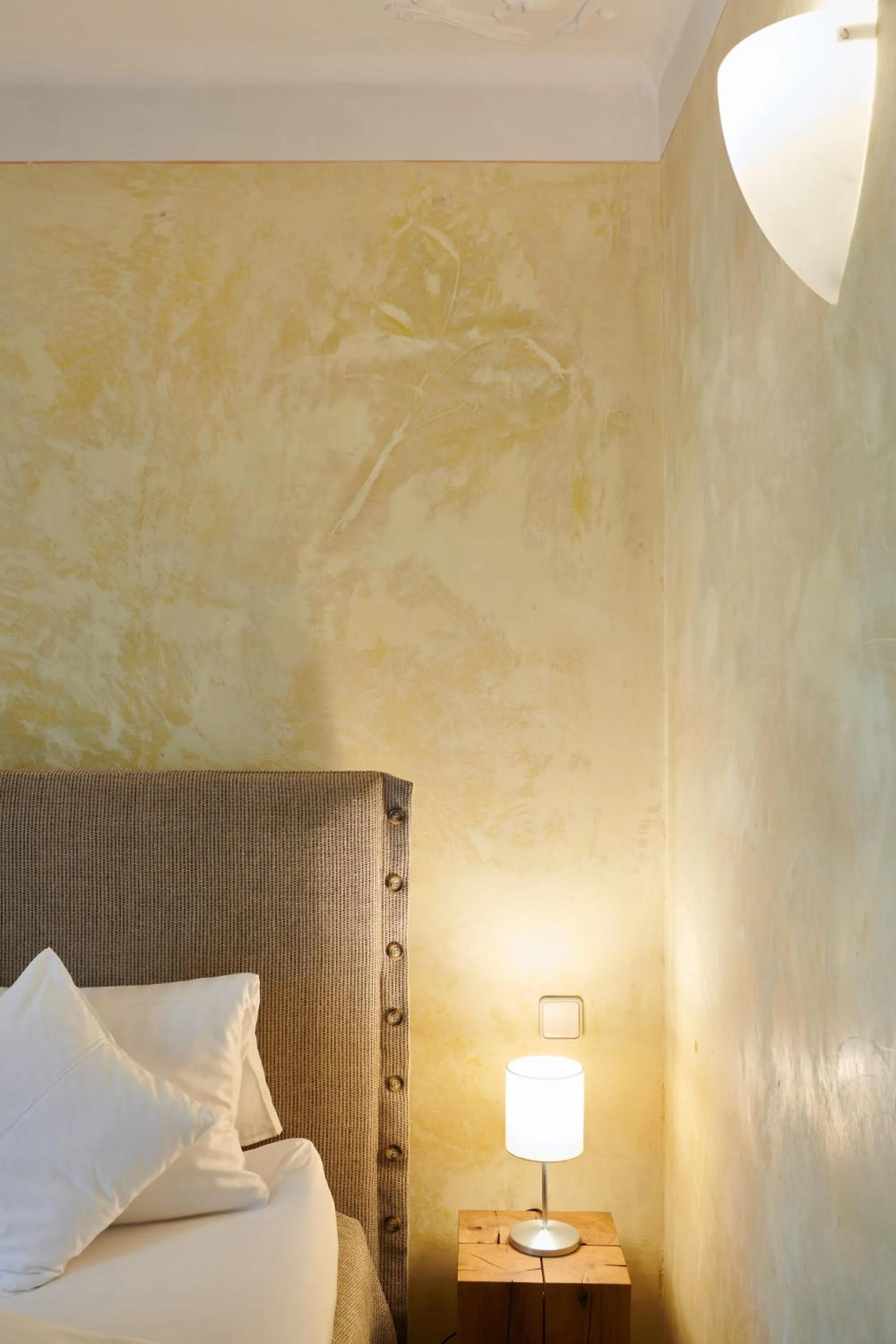 Bed in Hotel Der Grischäfer