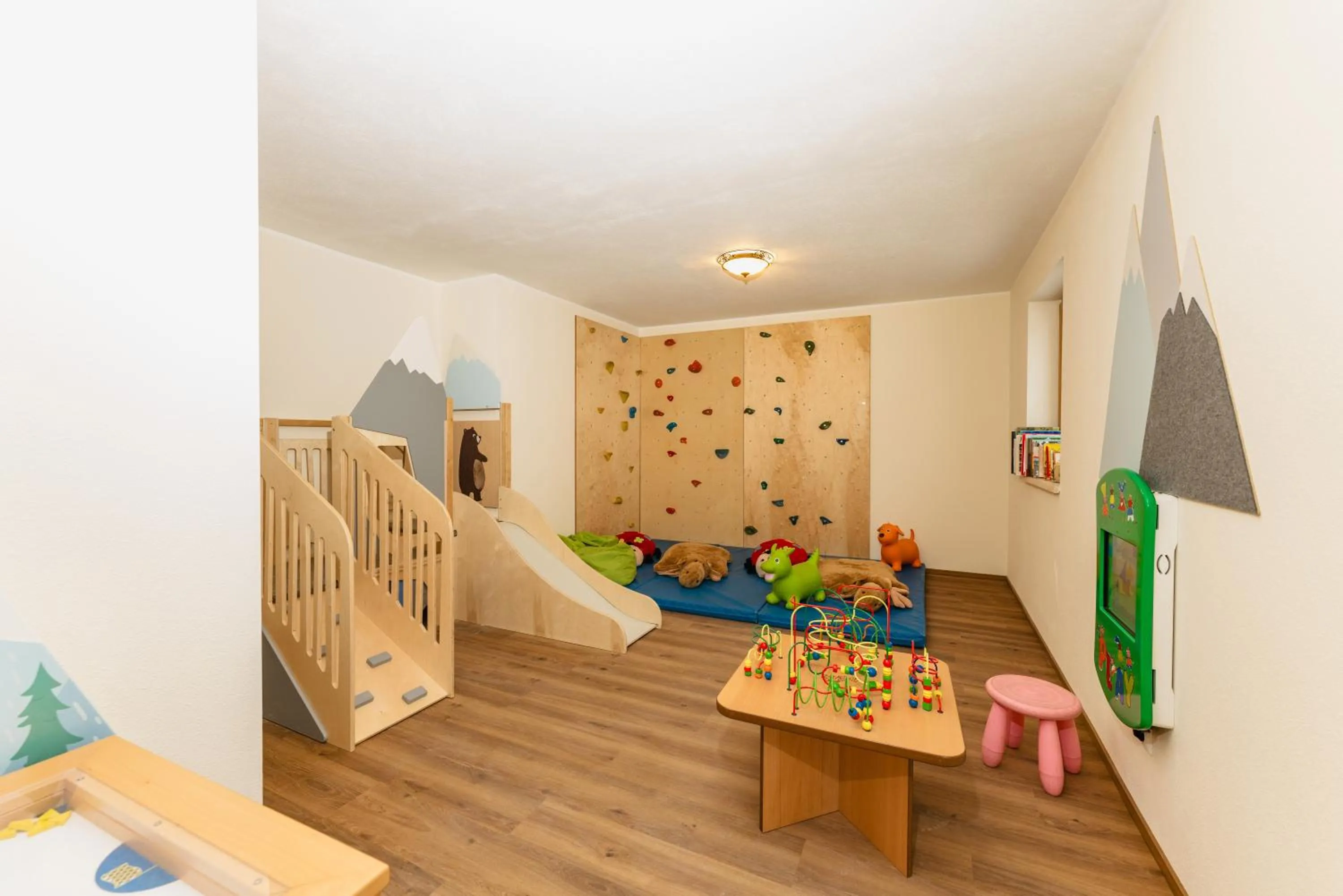 Game Room in Berghotel Jaga-Alm