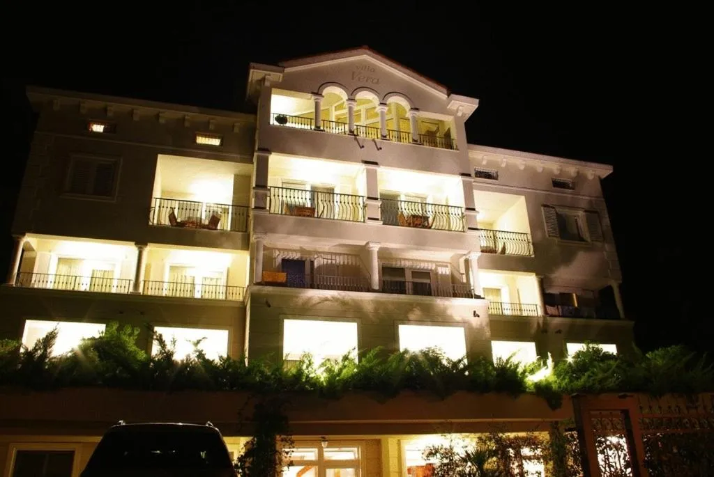 Facade/entrance in Hotel Villa Vera