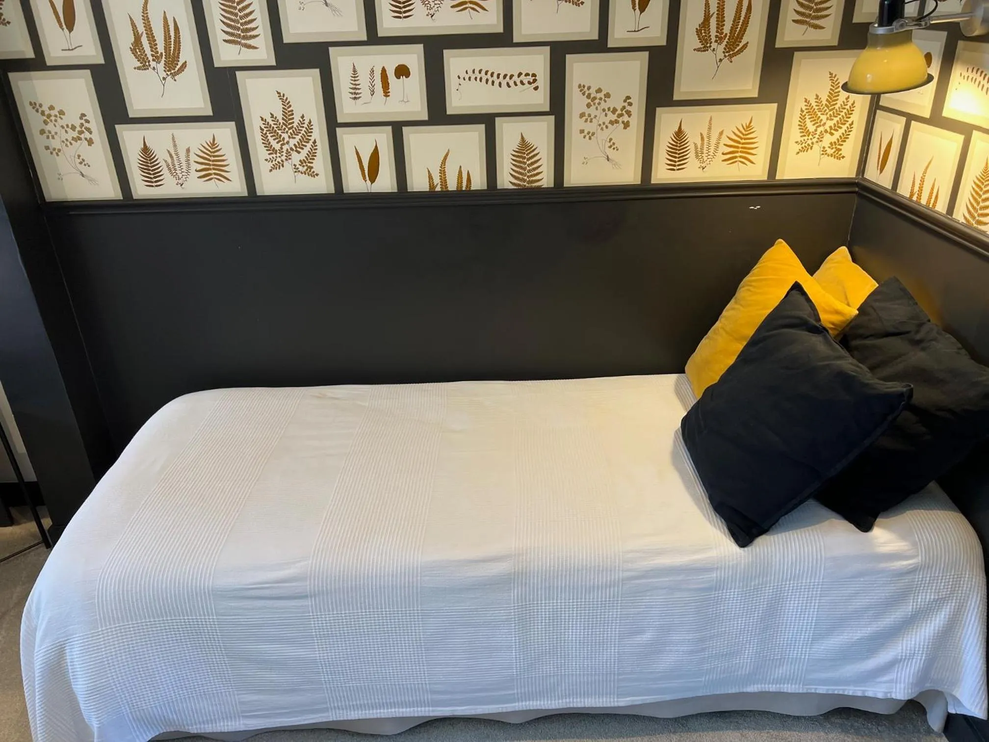 Bed in Hôtel Le Cobh