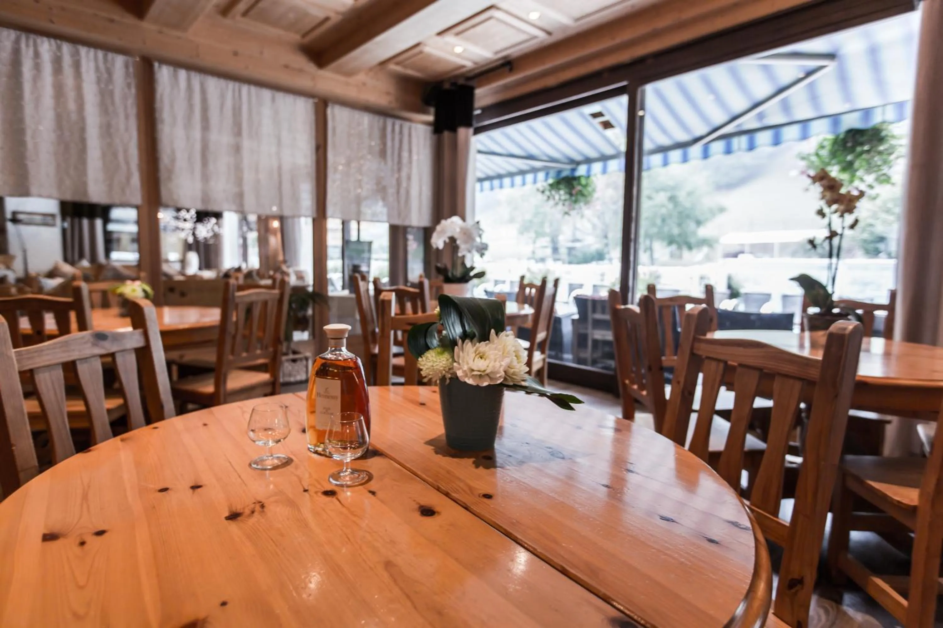 Lounge or bar in Hotel Club Le Crêt