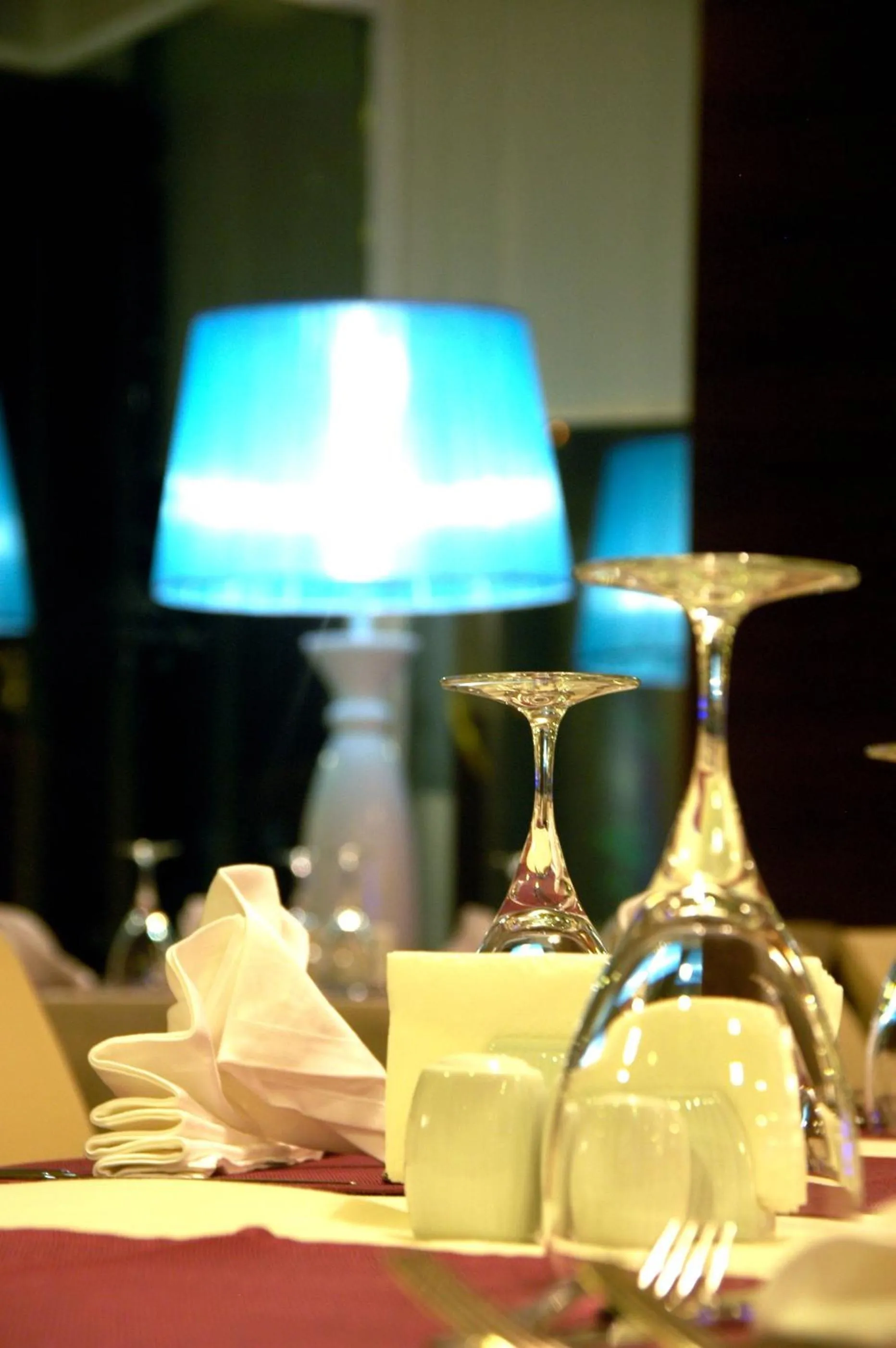 Restaurant/places to eat in Alba Hotel