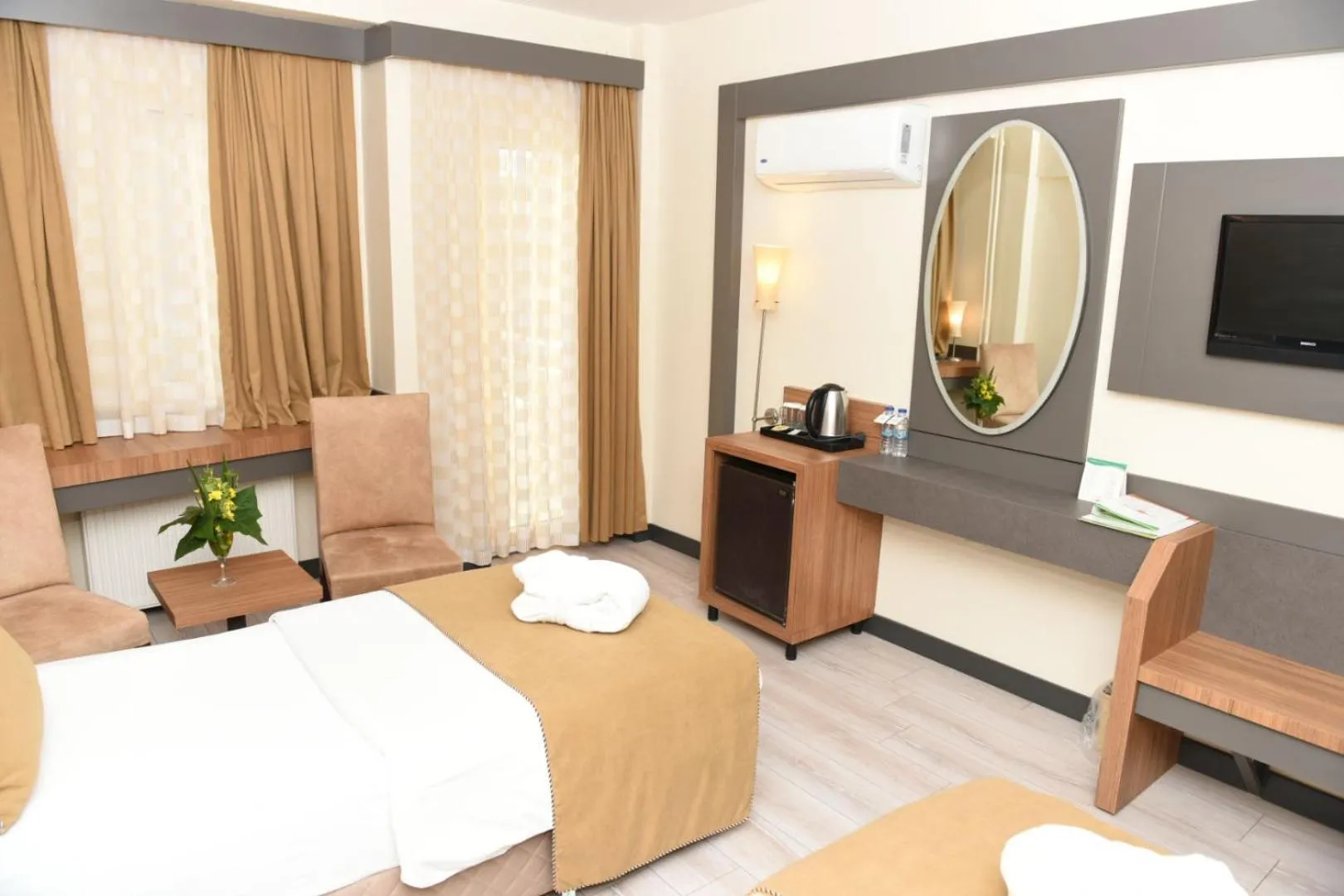 Bed in Lycus River Thermal Hotel