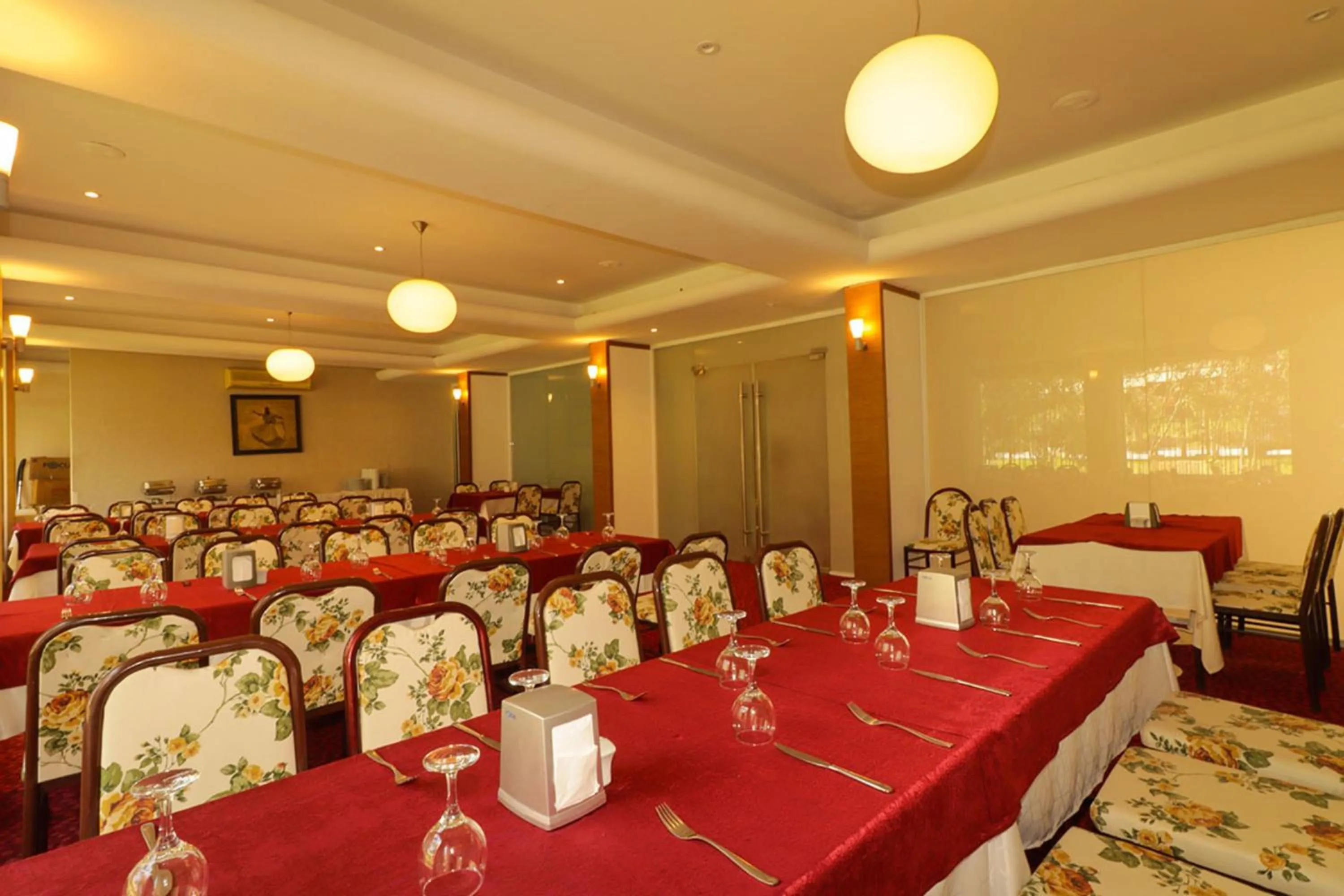 Restaurant/places to eat in Lycus River Thermal Hotel