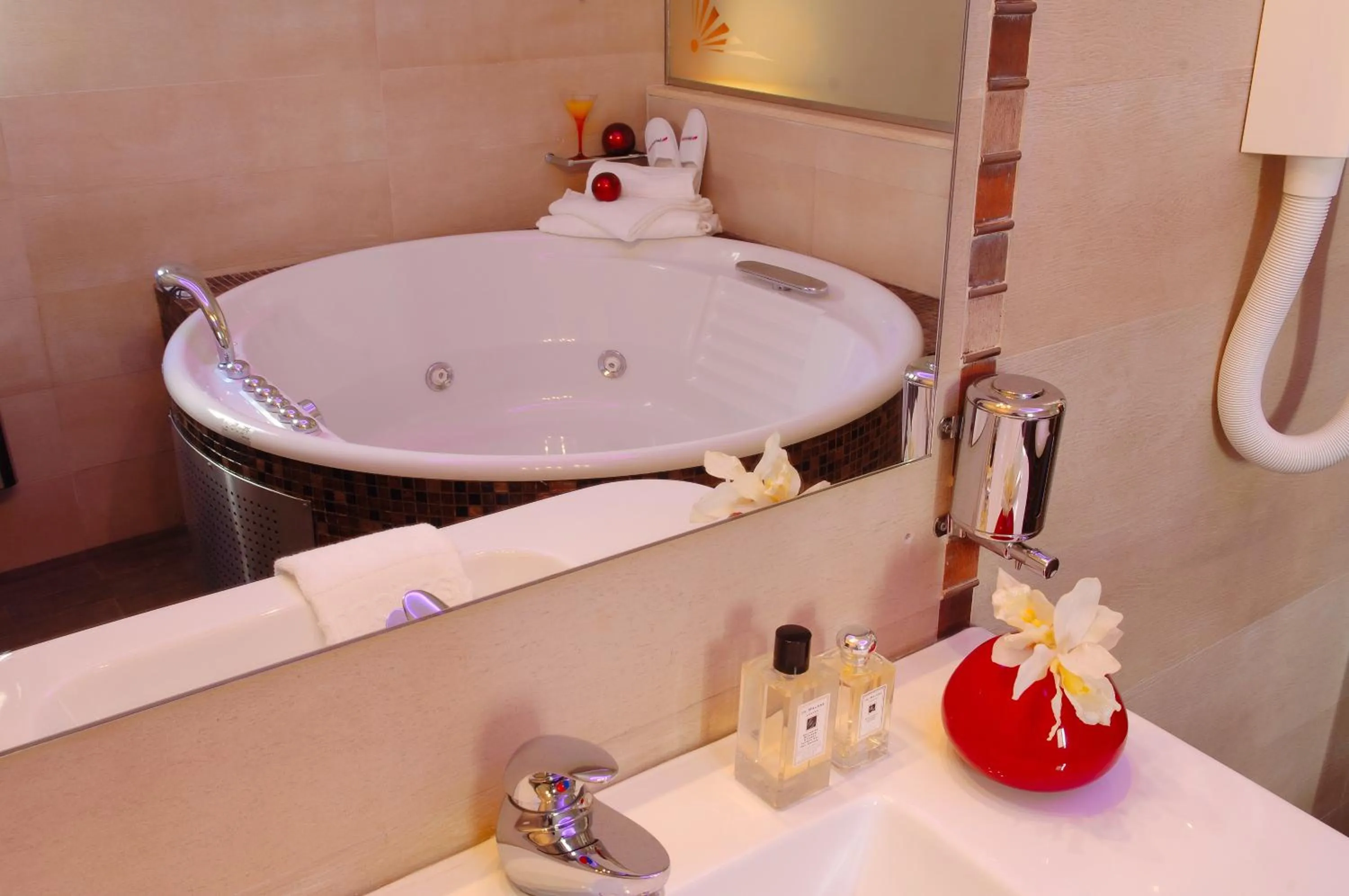 Shower in Olympic Fashion Hotels