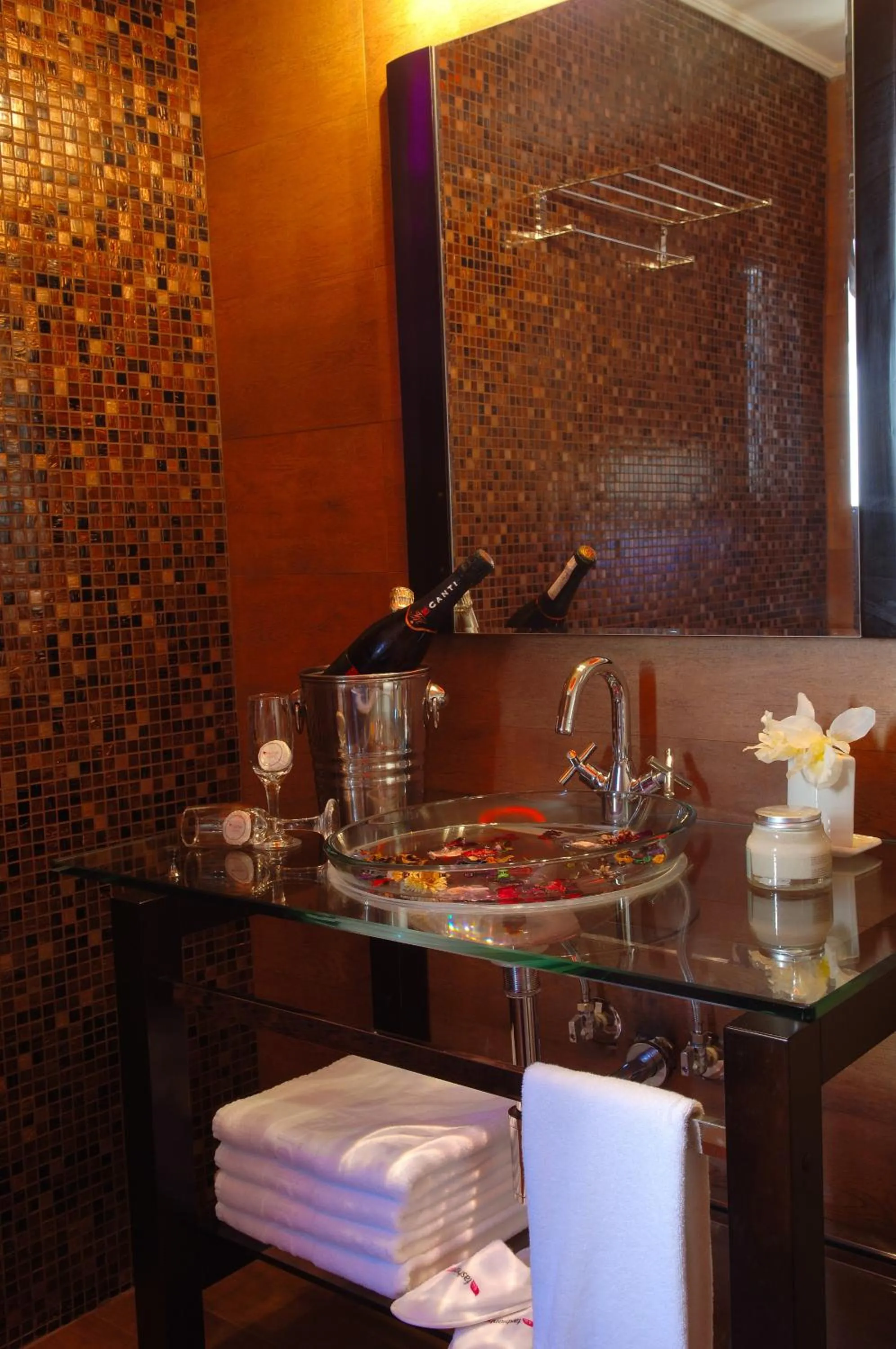 Shower in Olympic Fashion Hotels