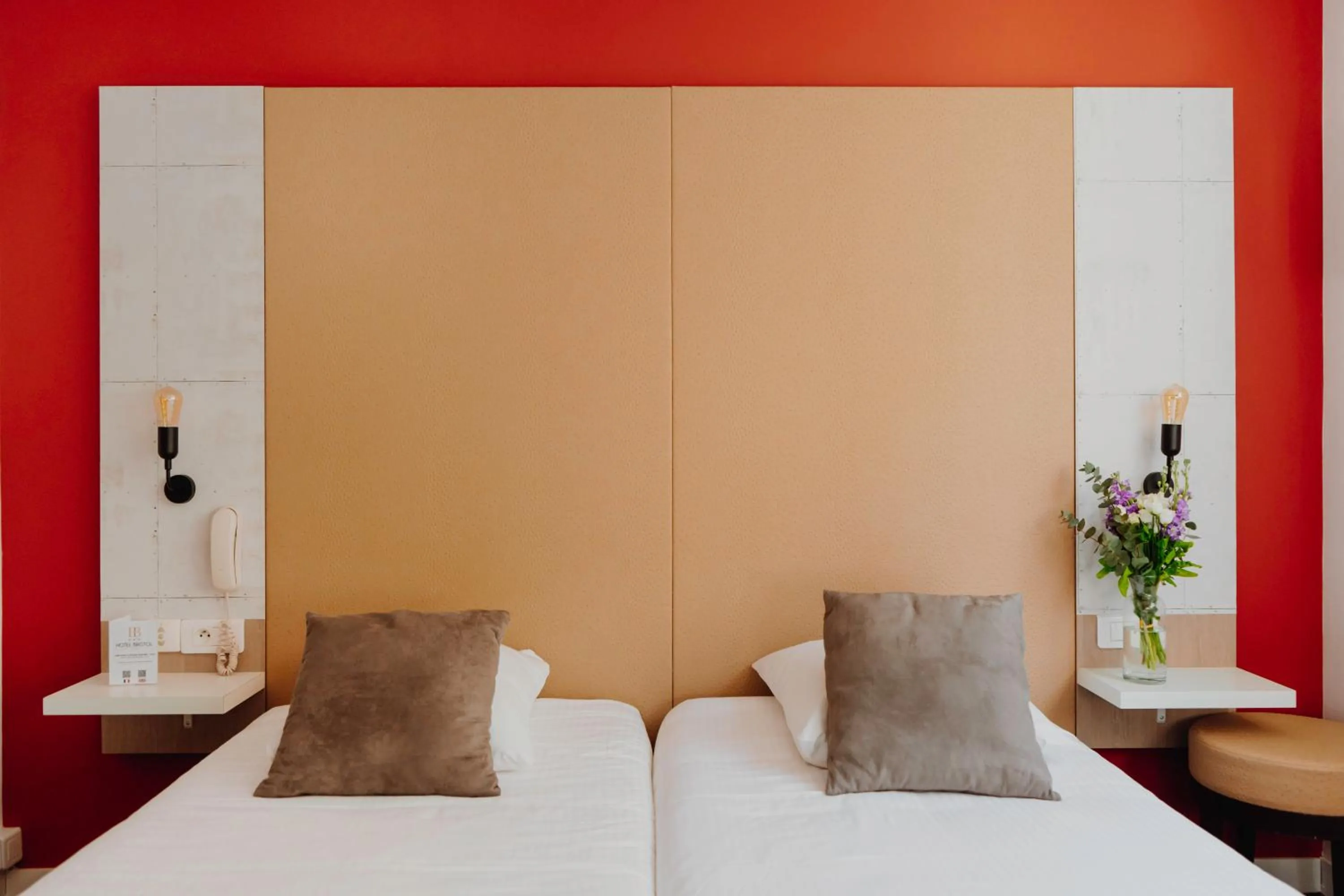 Bedroom, Bed in L'Hôtel Bristol