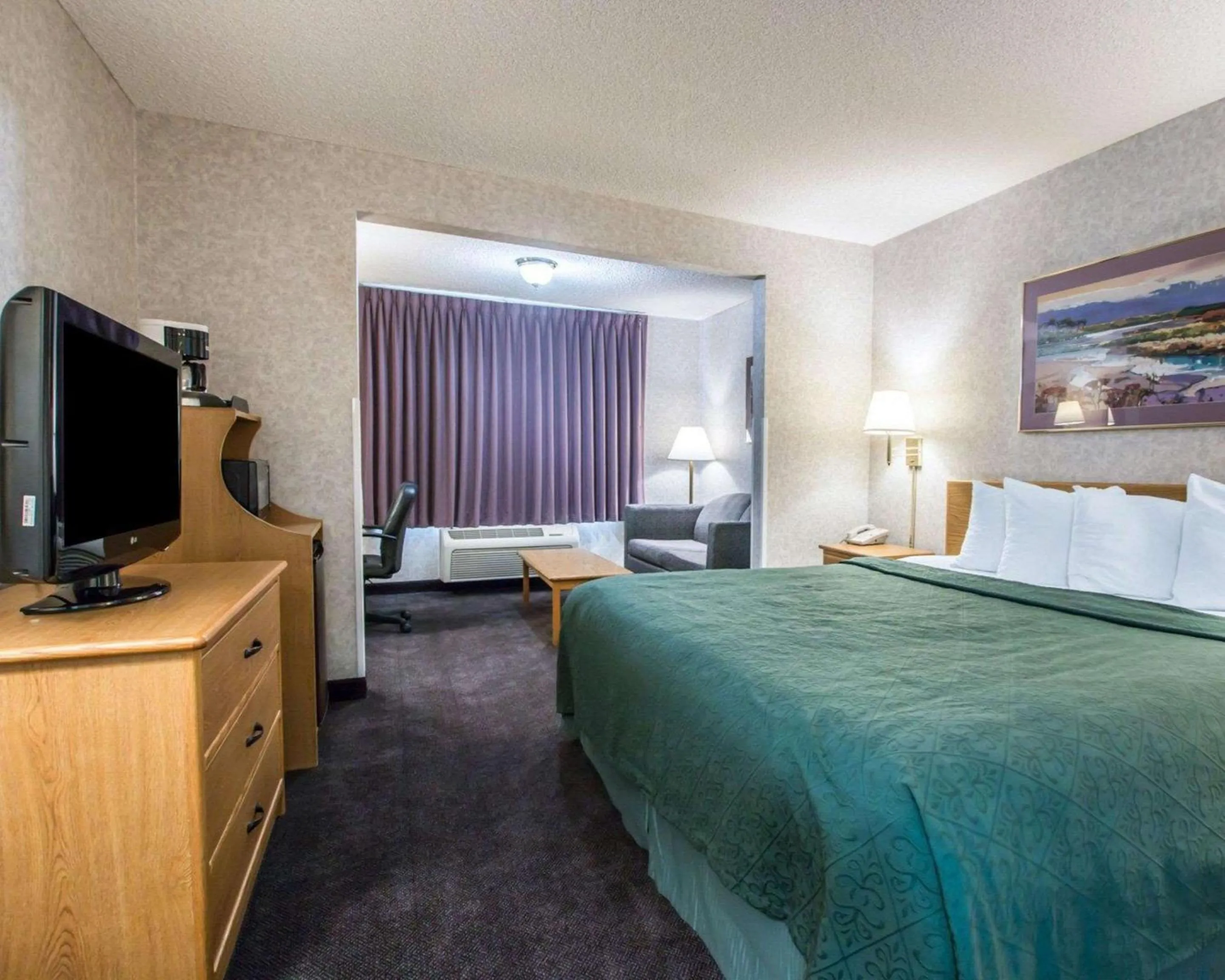 Photo of the whole room, Bed in Quality Suites San Diego Otay Mesa