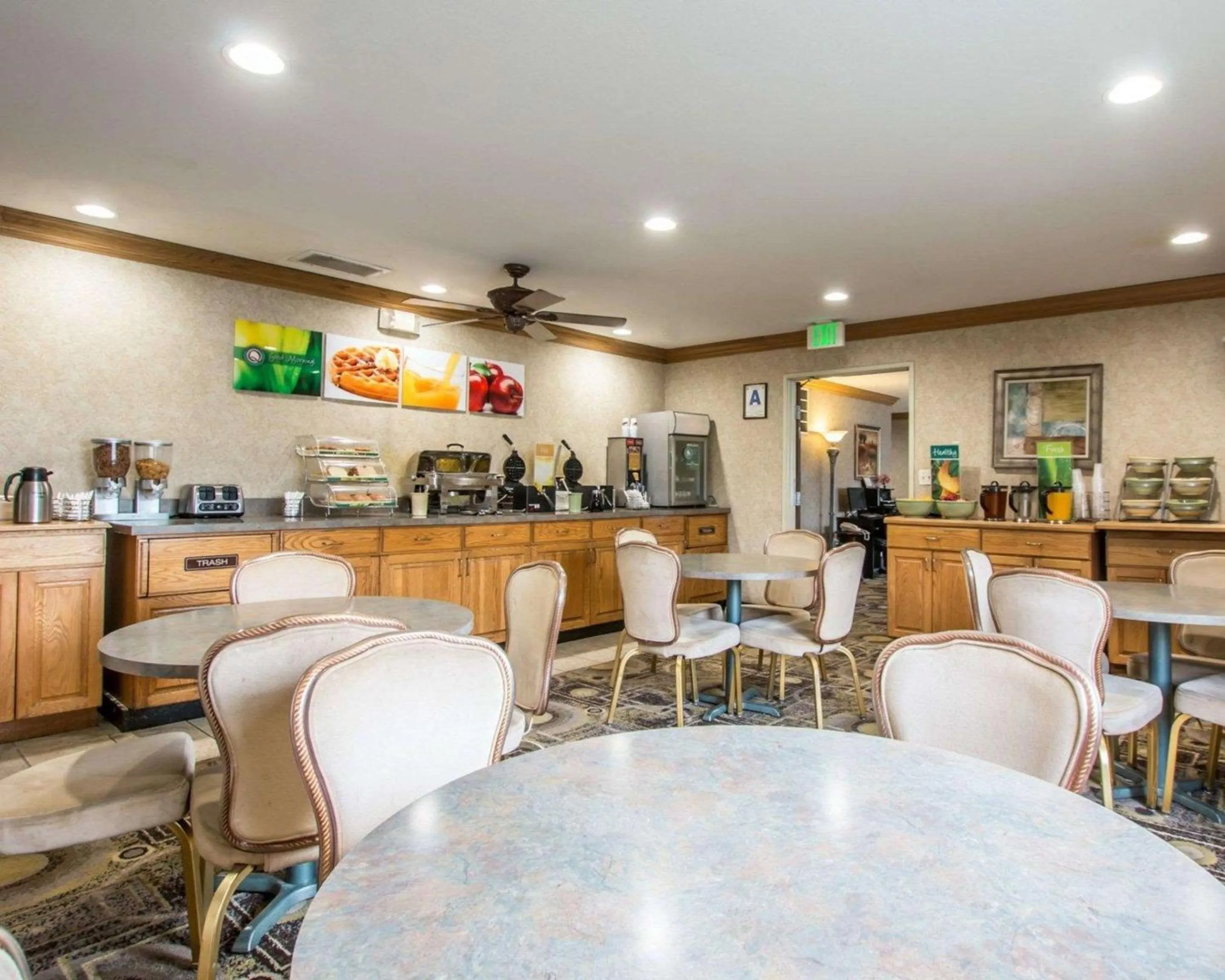 Restaurant/places to eat in Quality Suites San Diego Otay Mesa