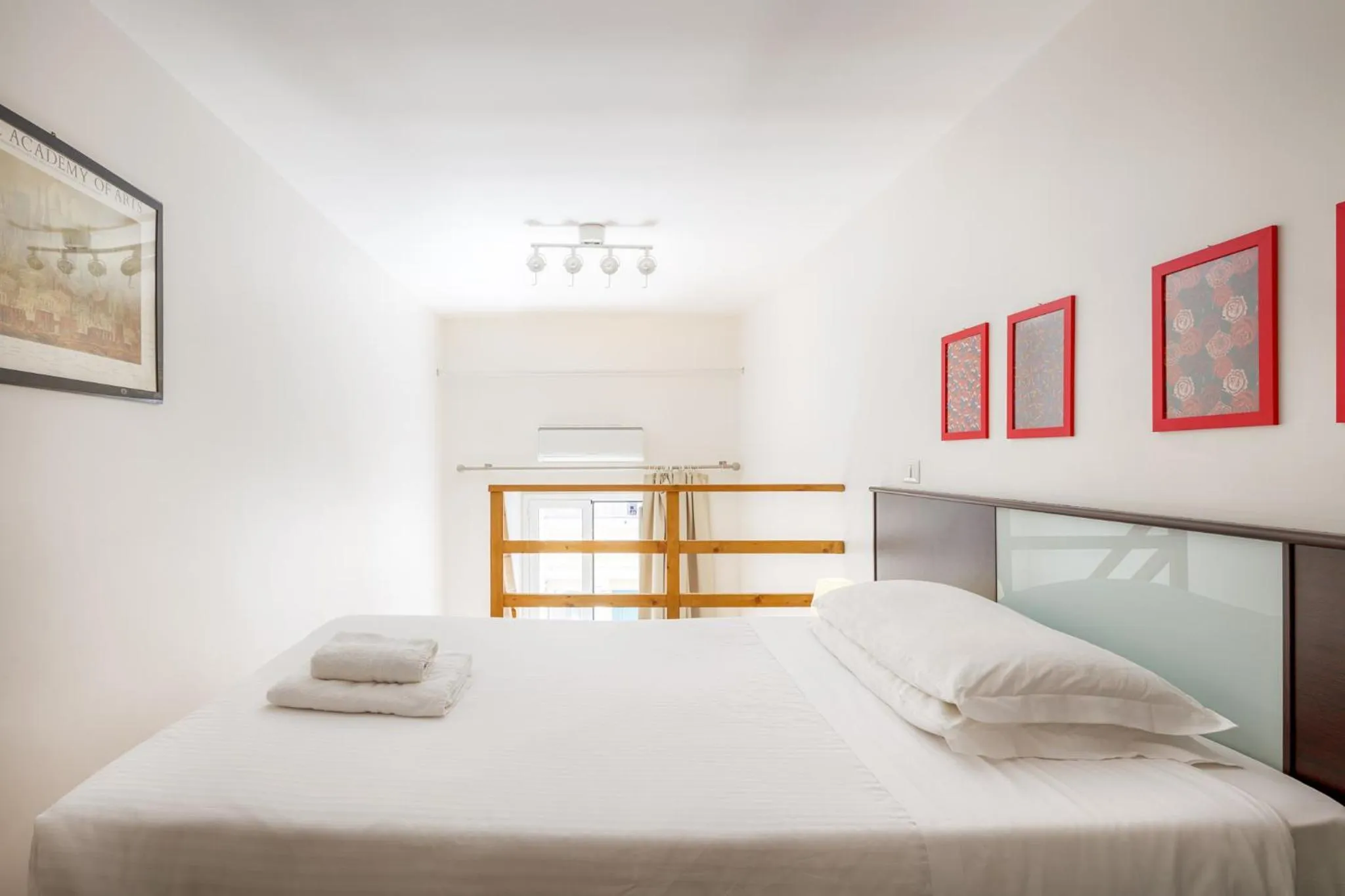 Bed in HT Residence Maximus