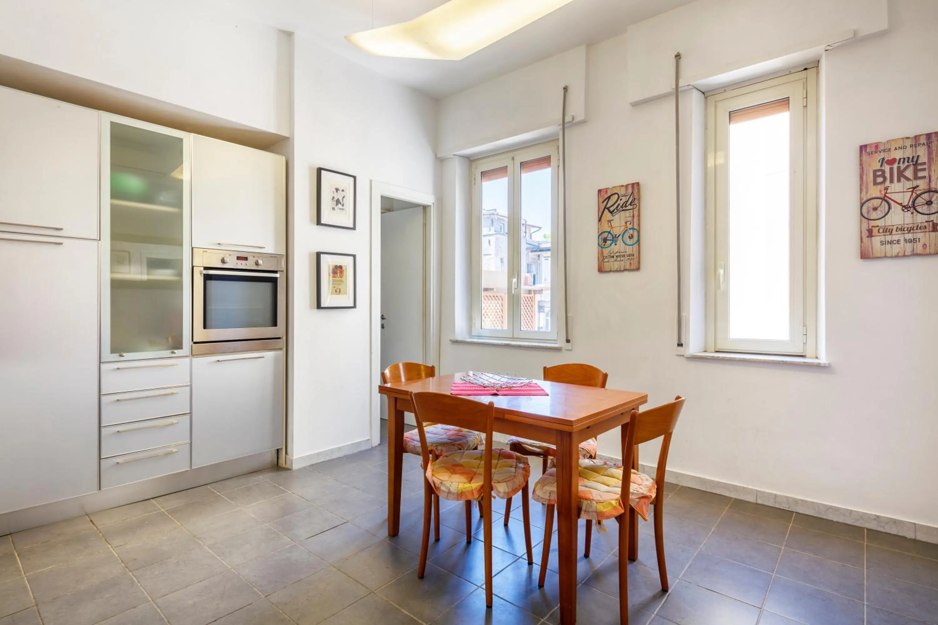 Kitchen or kitchenette in HT Residence Maximus