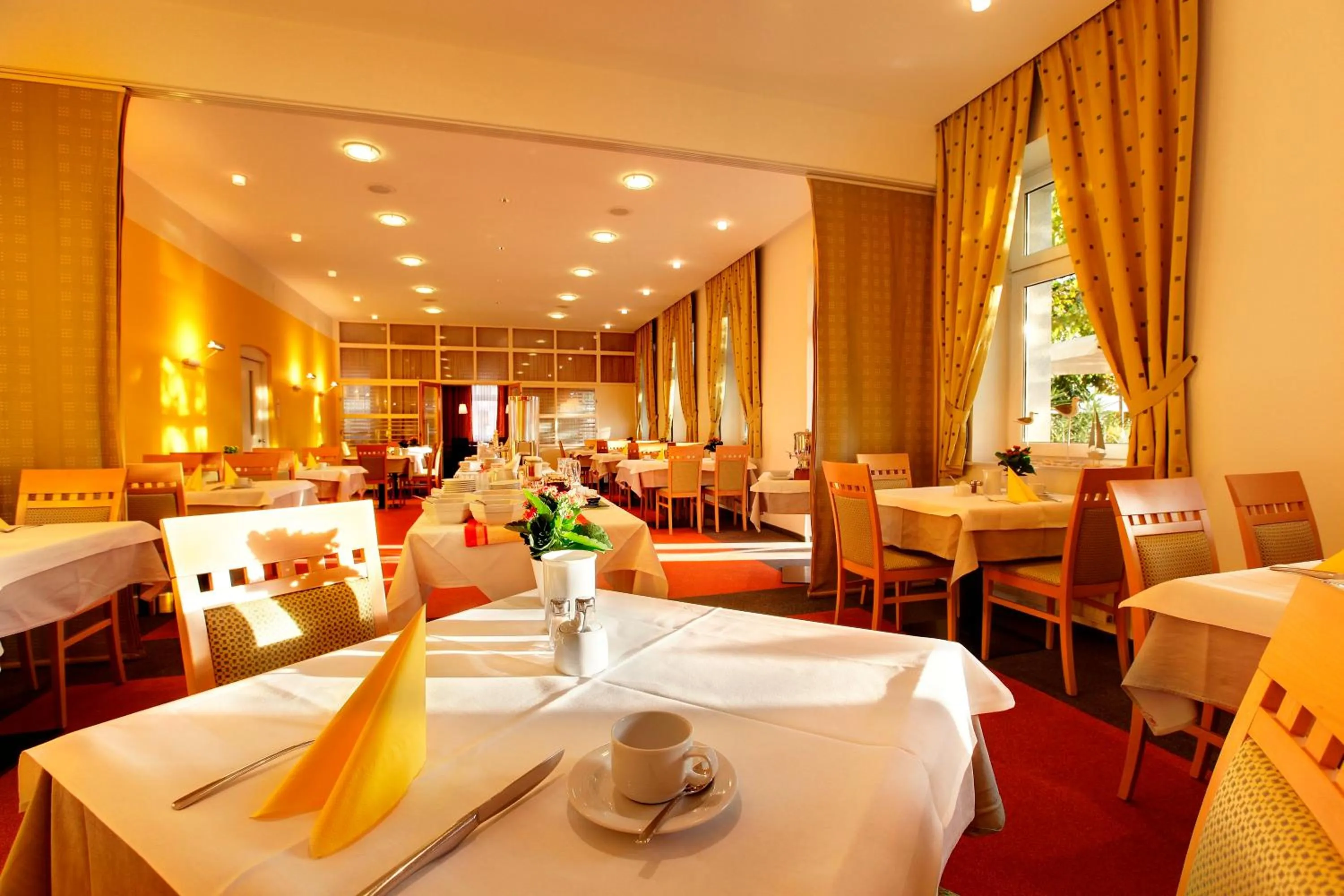 Restaurant/places to eat in Strandhotel Alte Donau