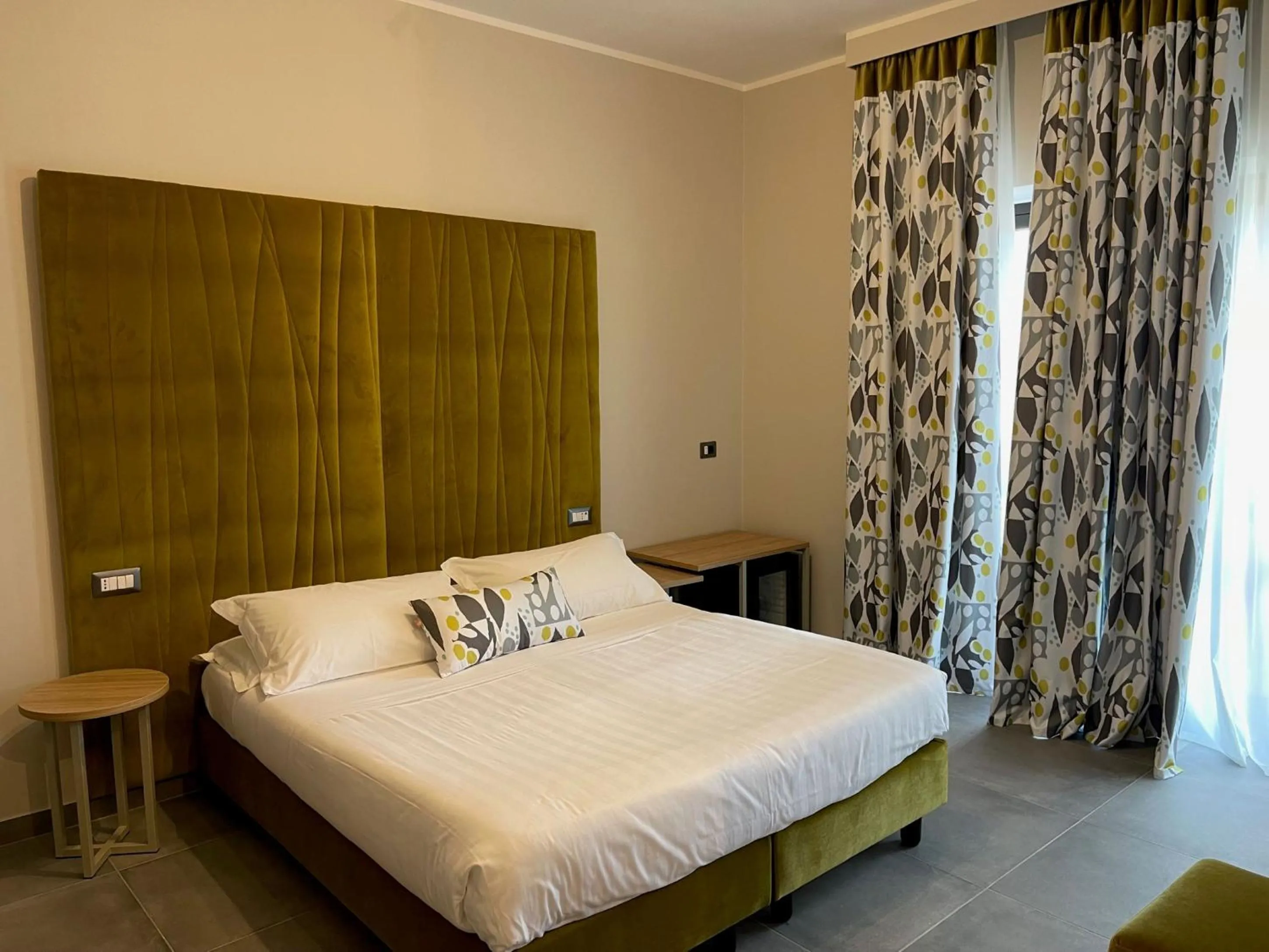 Property building, Bed in Hotel Sant'Elia