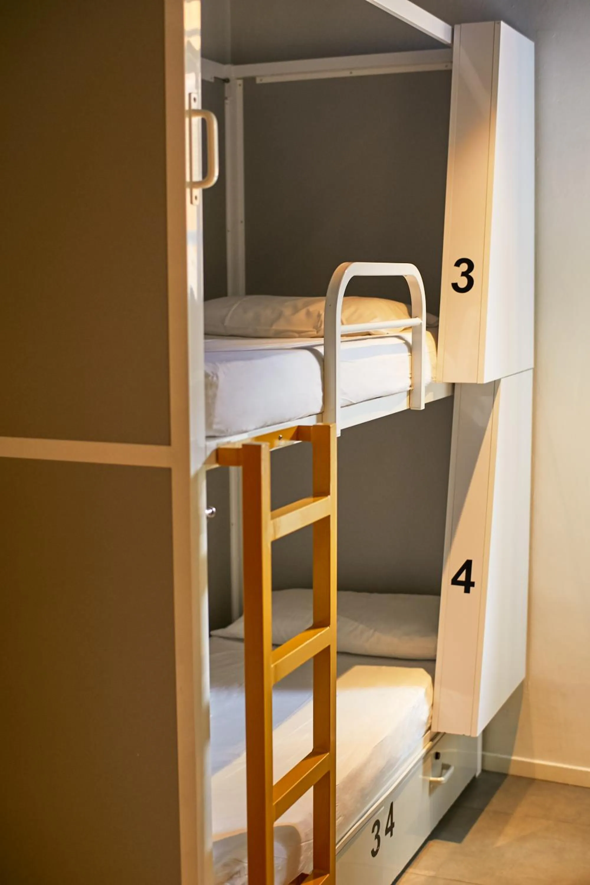 Property building, Bed in Sun & Moon Hostel