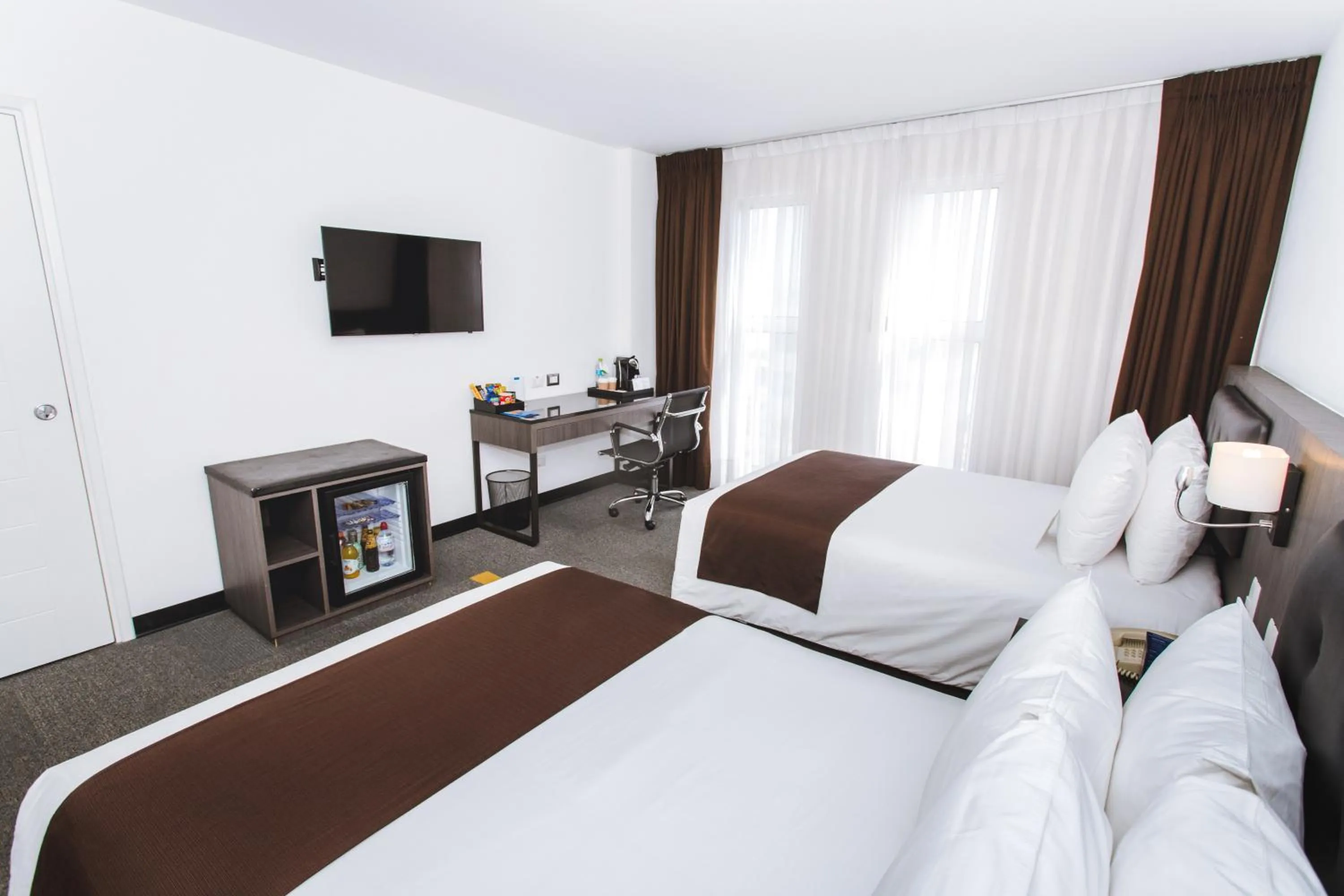 Staff, Bed in Wyndham Costa del Sol Lima Airport