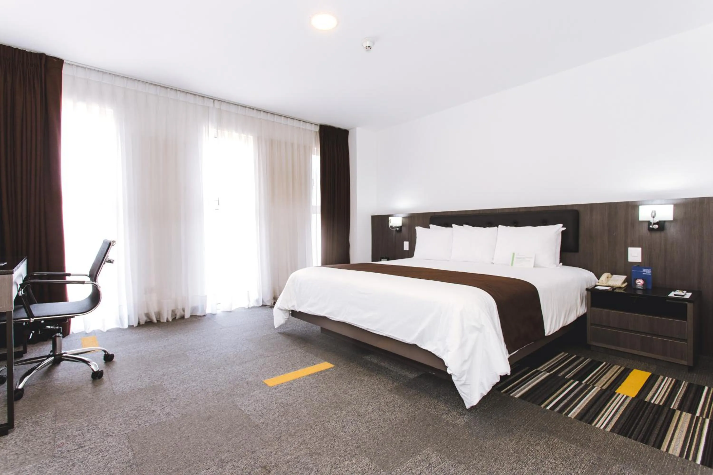 Bedroom, Bed in Wyndham Costa del Sol Lima Airport