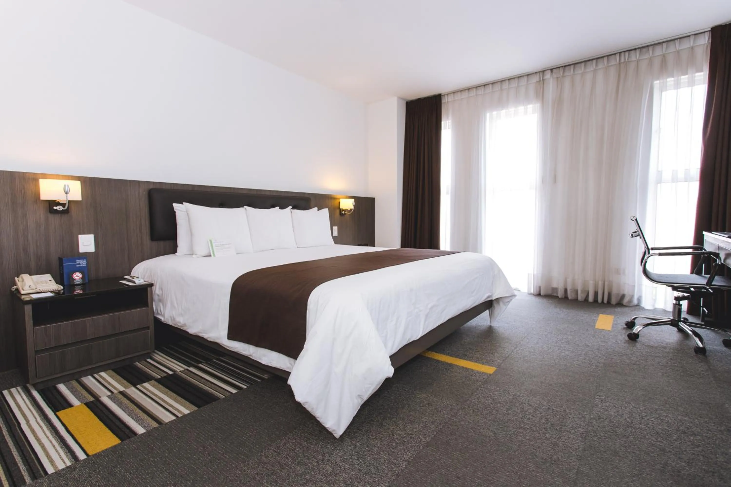 Bedroom, Bed in Wyndham Costa del Sol Lima Airport