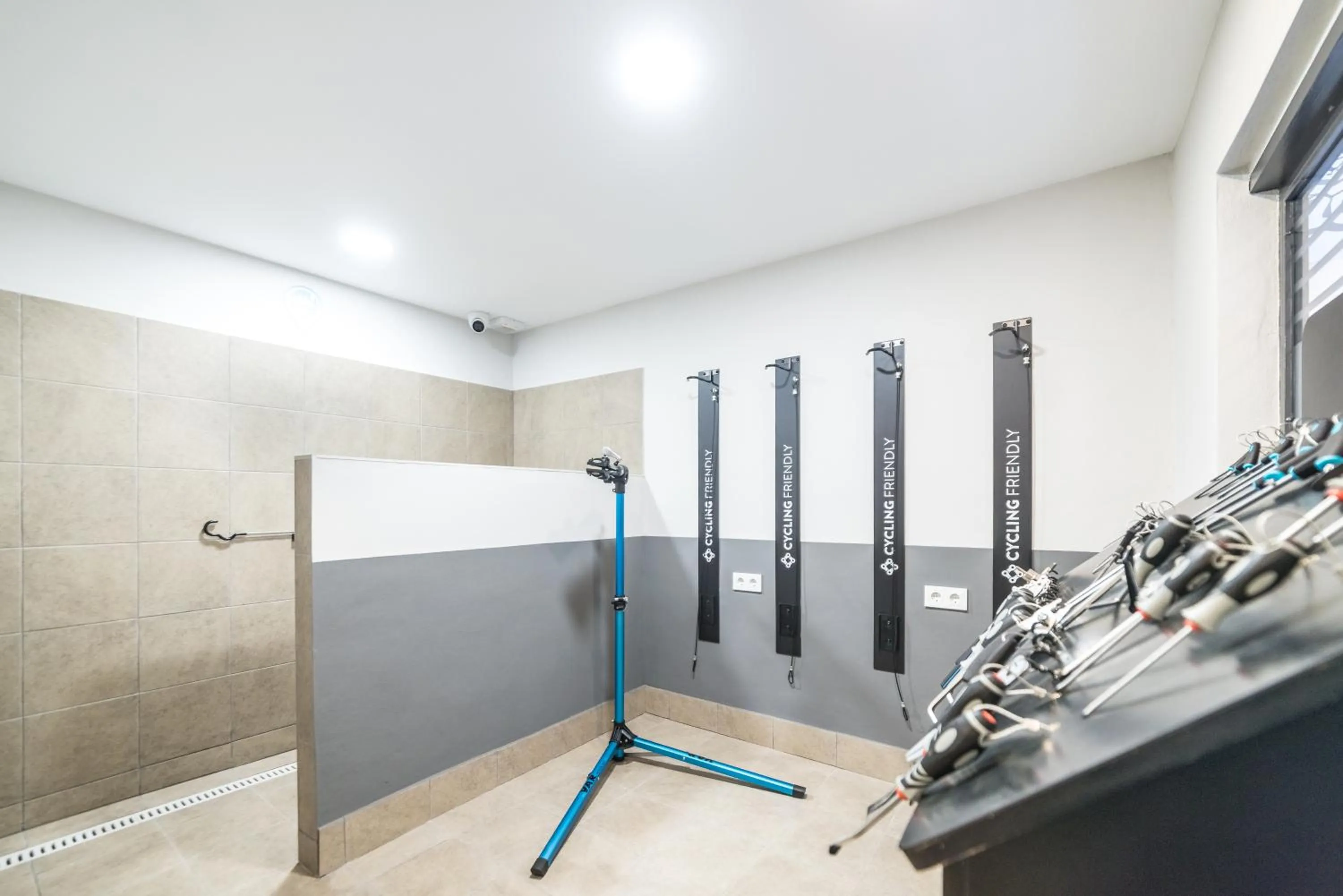 Cycling in Torreluz Apartamentos