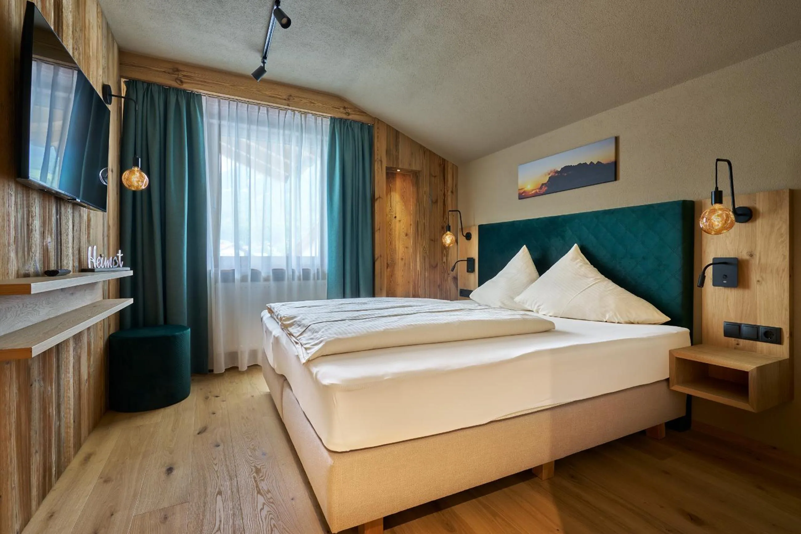 Photo of the whole room, Bed in Hotel Stern