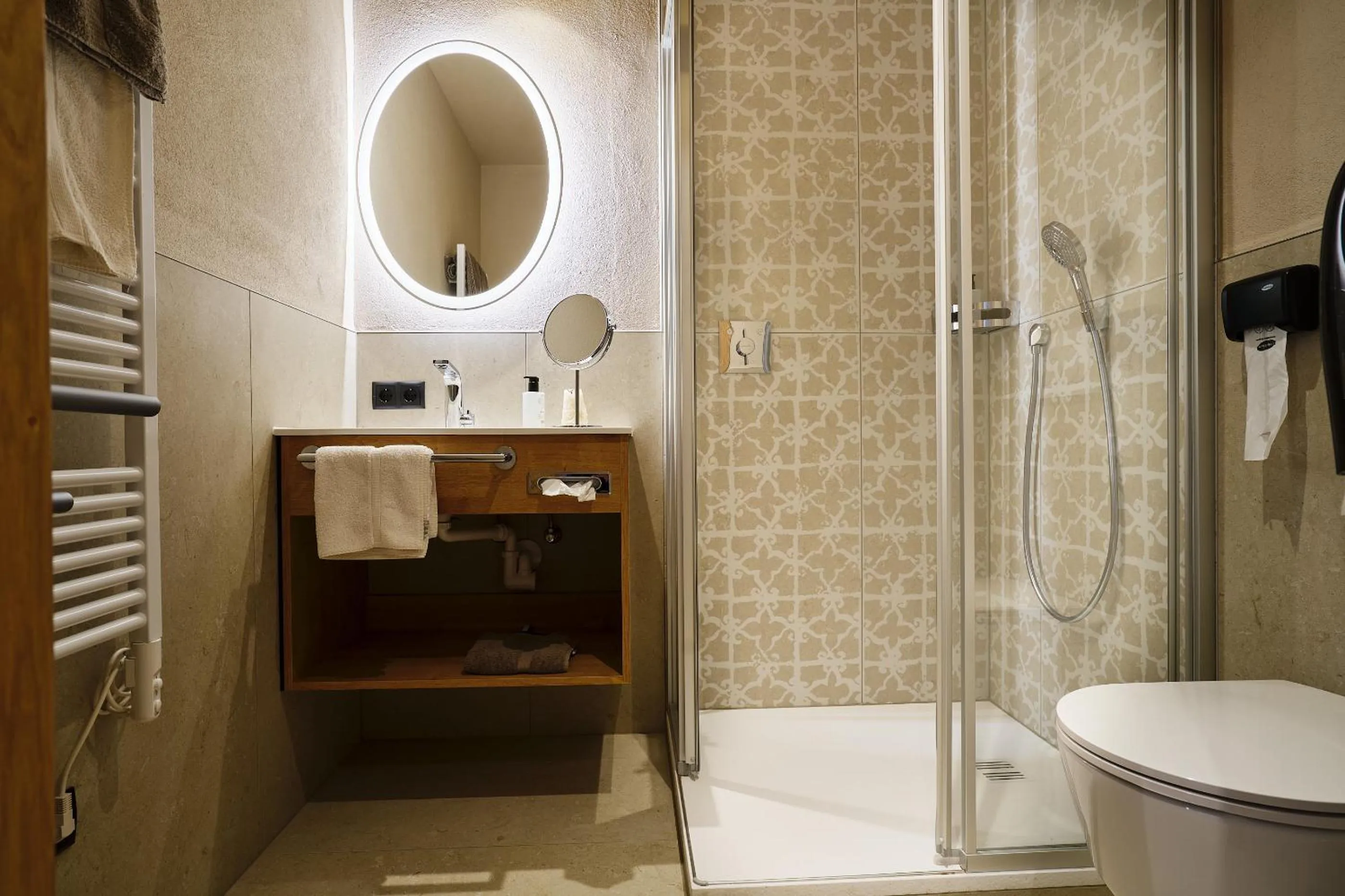 Shower in Hotel Stern