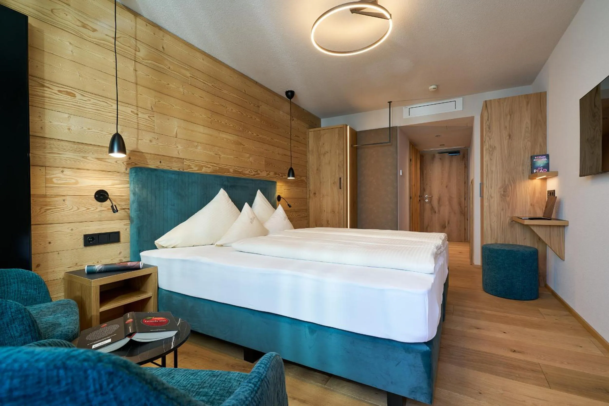 TV and multimedia, Bed in Hotel Stern