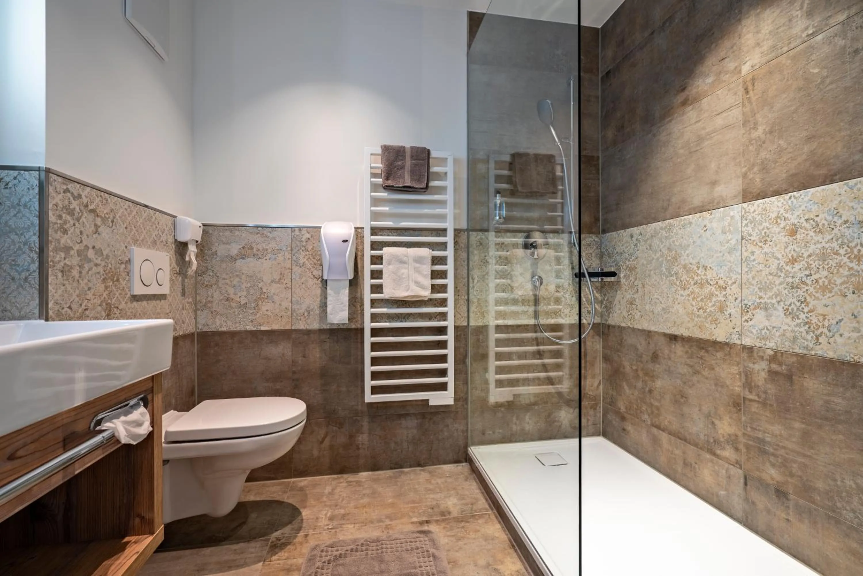 Shower in Hotel Stern