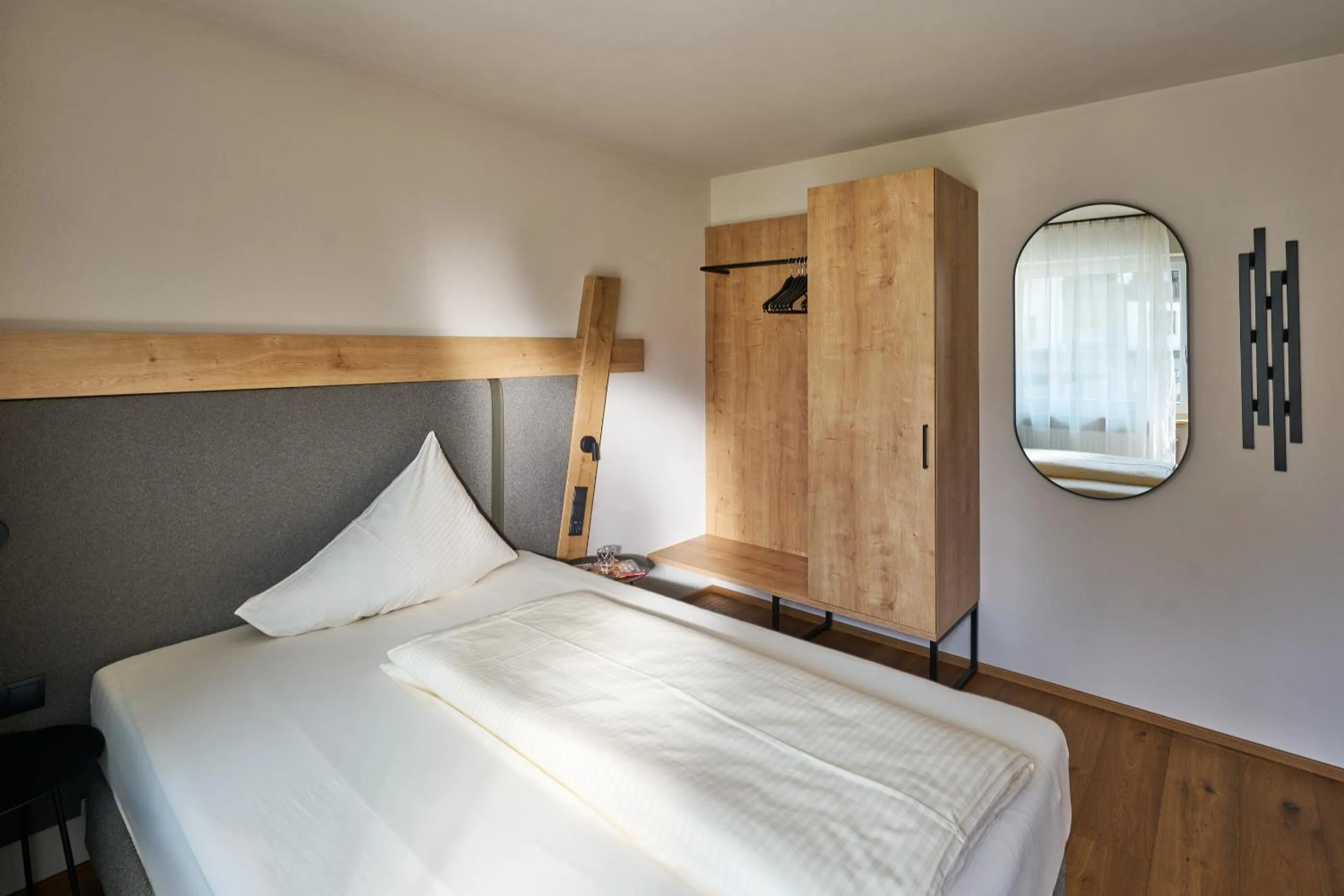 Bedroom, Bed in Hotel Stern