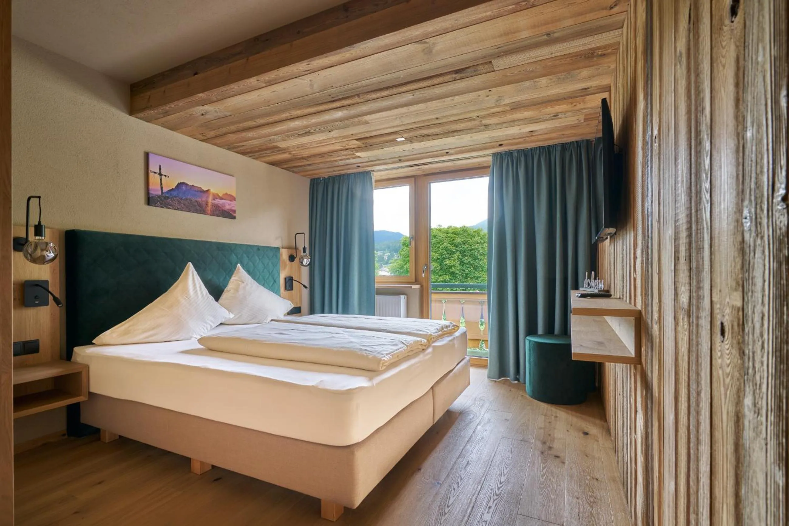 Bedroom, Bed in Hotel Stern