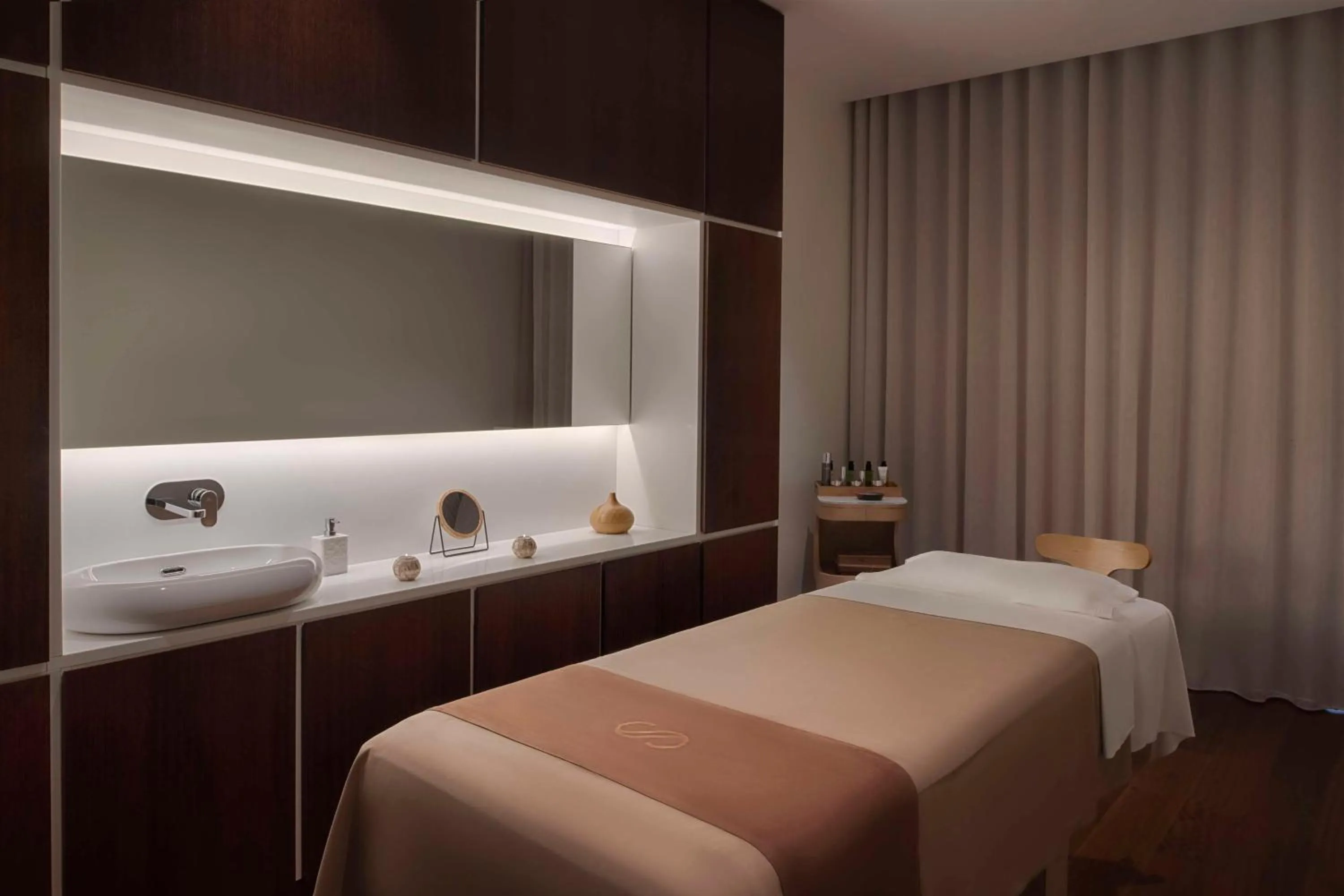 Spa and wellness centre/facilities, Bed in Royal Hideaway Corales Suites