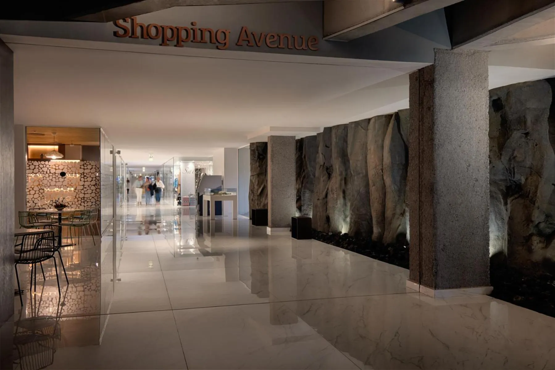 On-site shops in Royal Hideaway Corales Suites