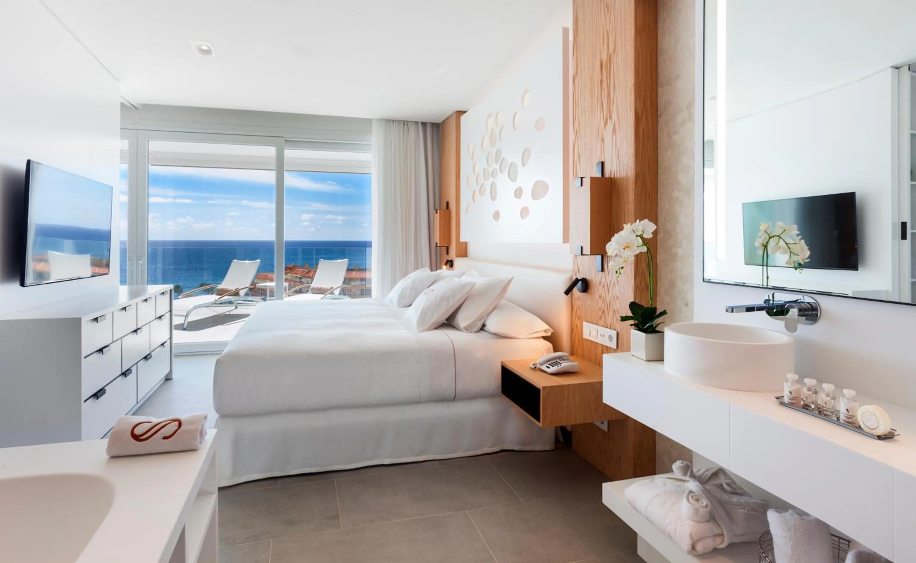 Bed in Royal Hideaway Corales Suites