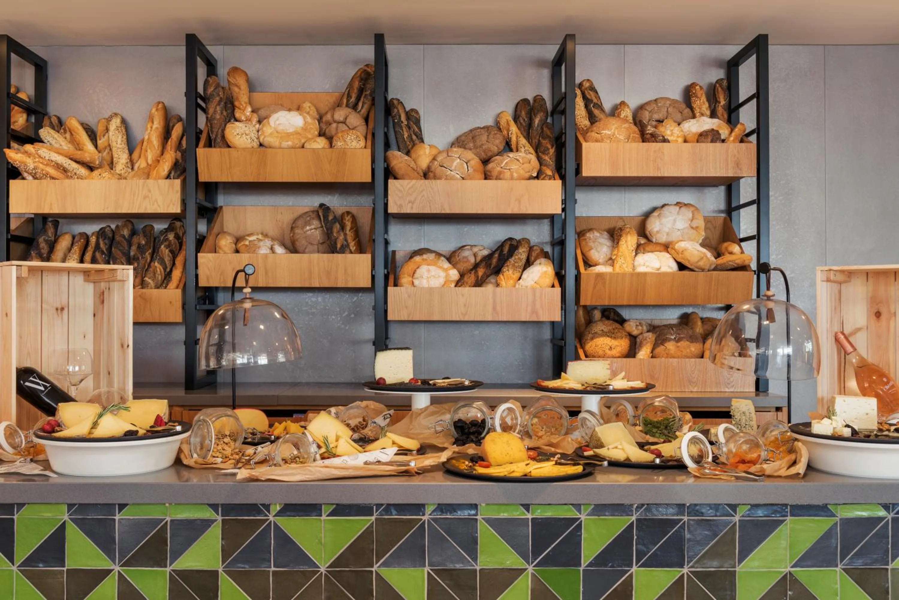 Restaurant/places to eat in Royal Hideaway Corales Suites