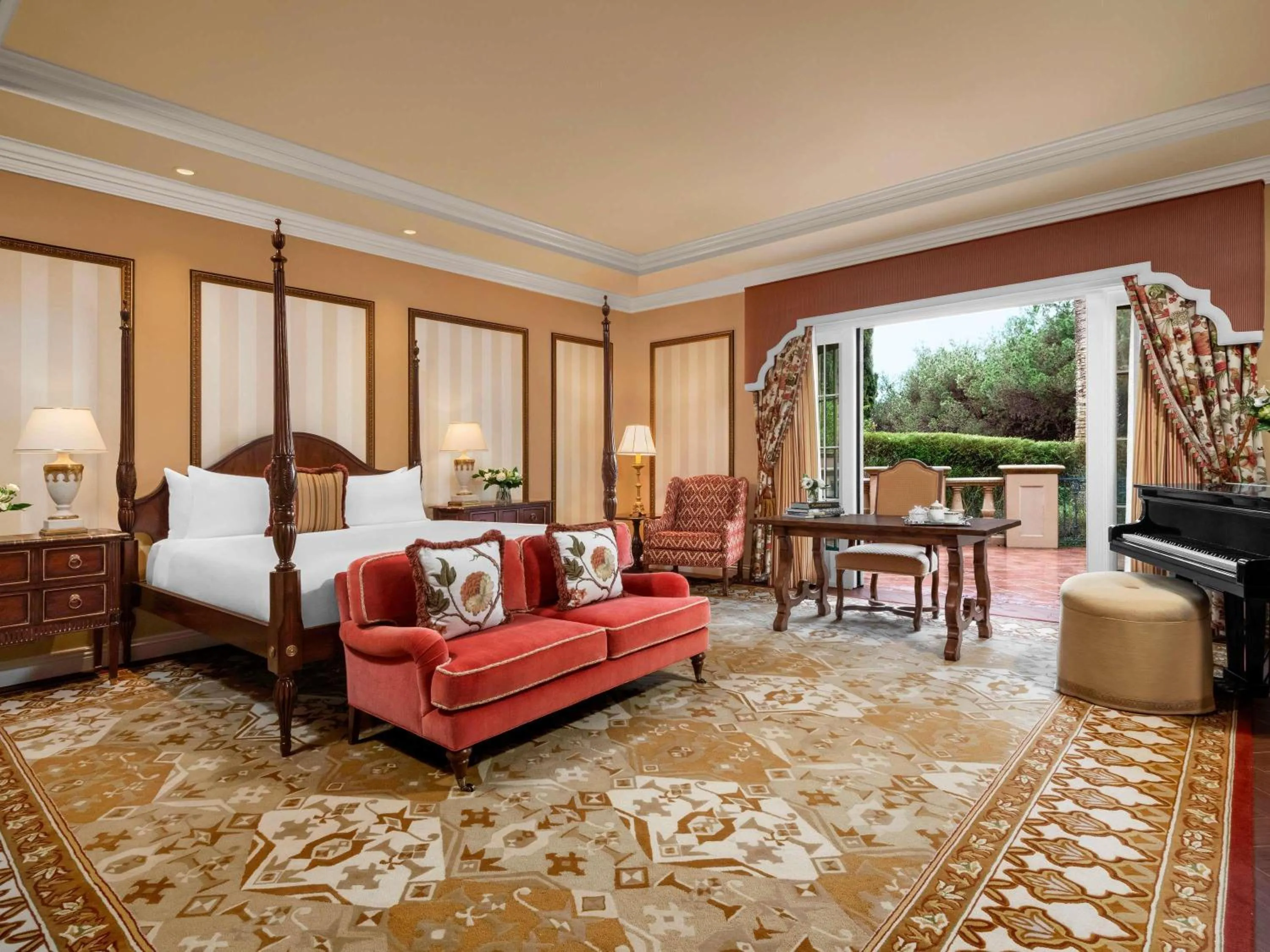 Bedroom, Bed in Fairmont Grand Del Mar