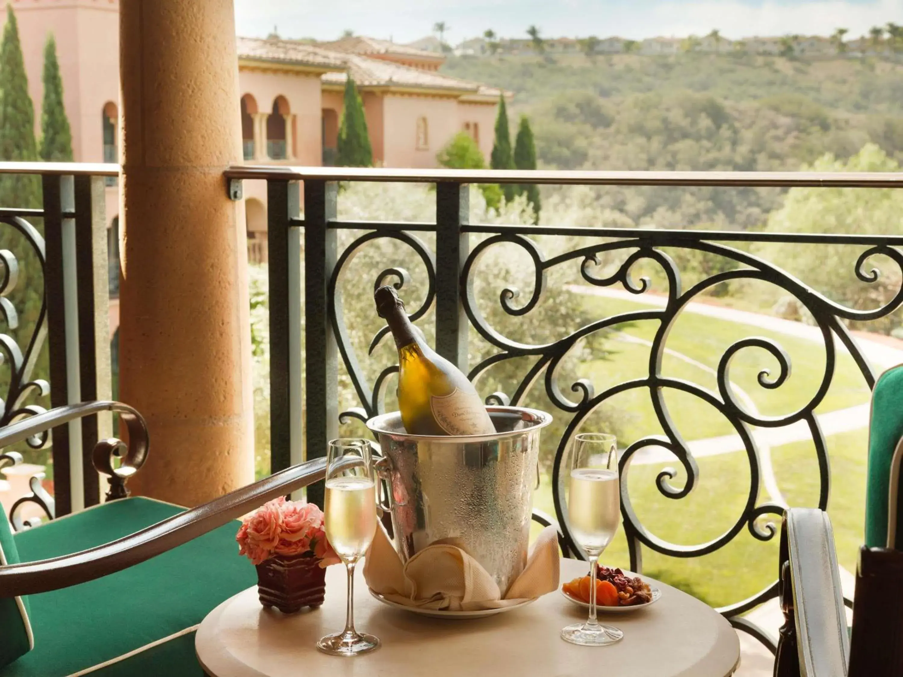 Vista One-Bedroom King Suite with Sofa Bed and Fireplace in Fairmont Grand Del Mar Vista One-Bedroom King Suite with Sofa Bed and Fireplace in Fairmont Grand Del Mar