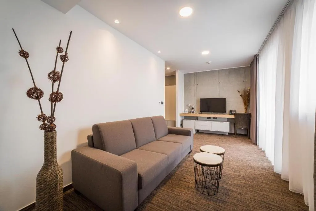 Hotel Dolphin - Adult friendly