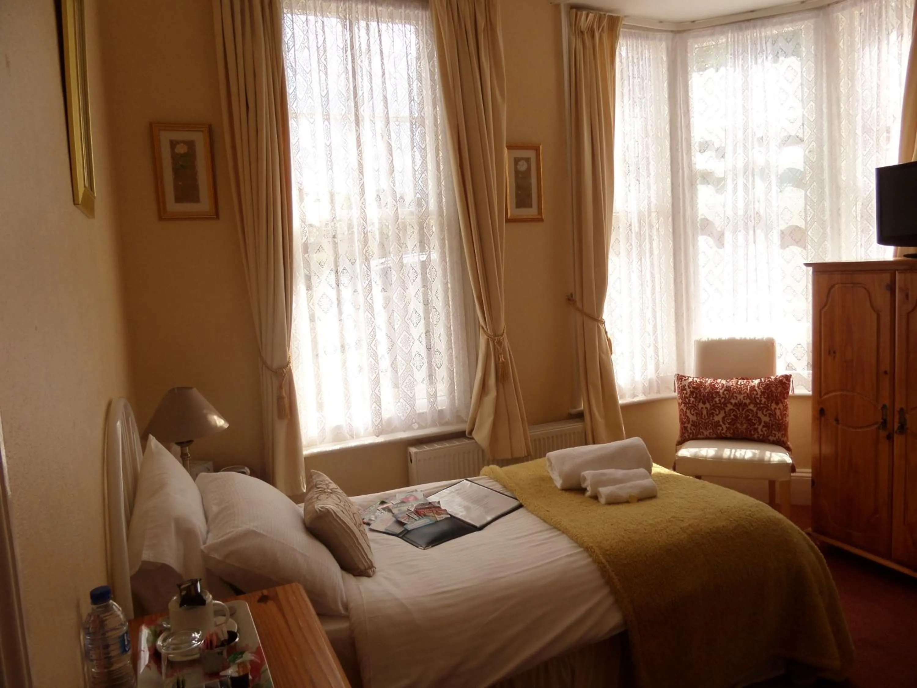 Bedroom, Bed in Beecroft Lodge