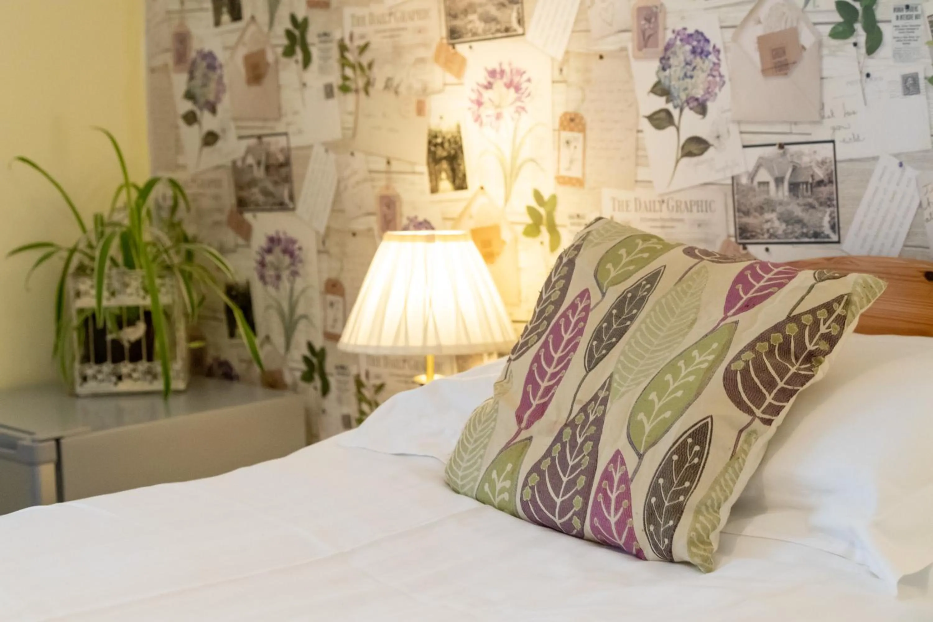 Bedroom, Bed in Beecroft Lodge