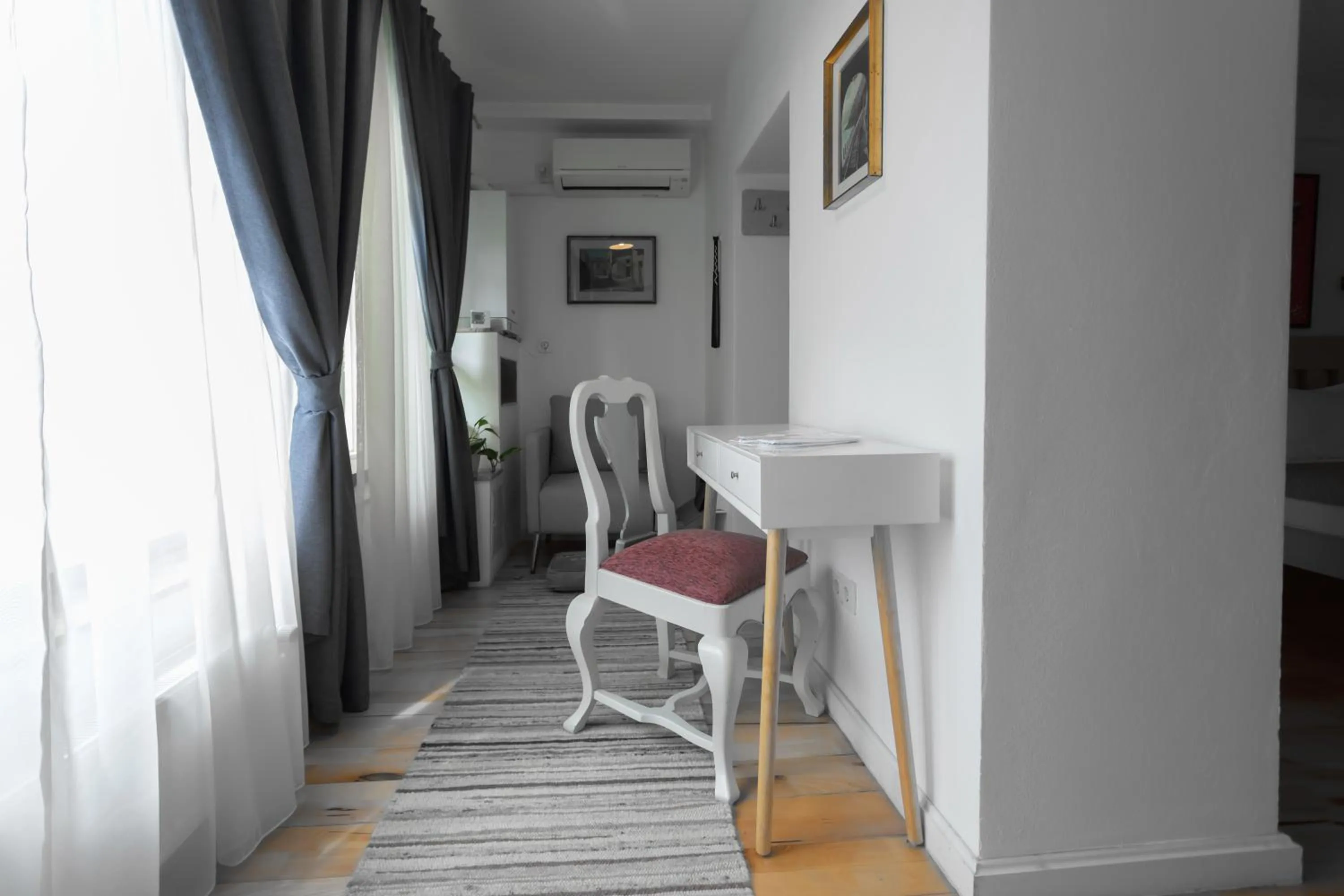 YellowBoot Aparthotel