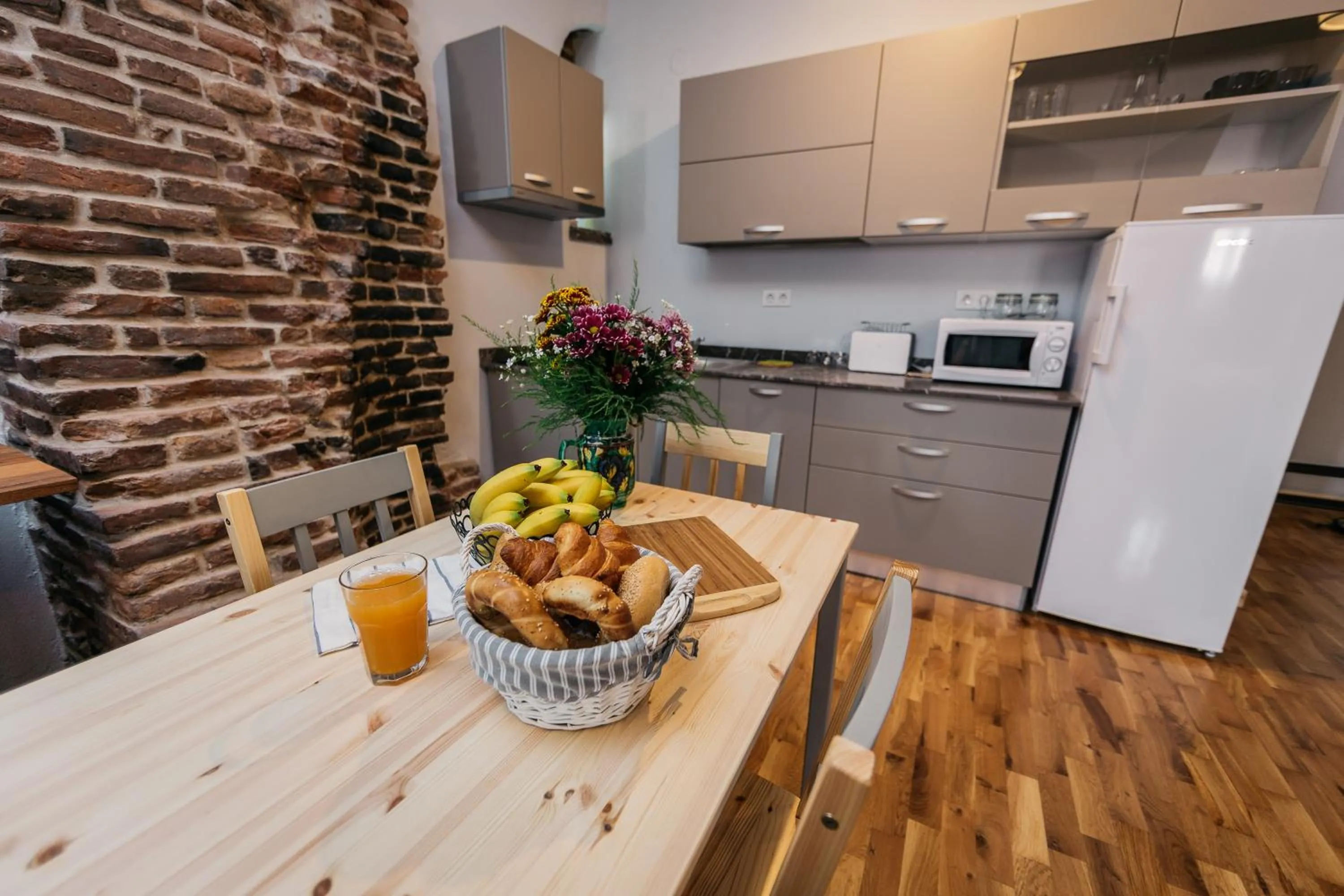 Kitchen or kitchenette in YellowBoot Aparthotel