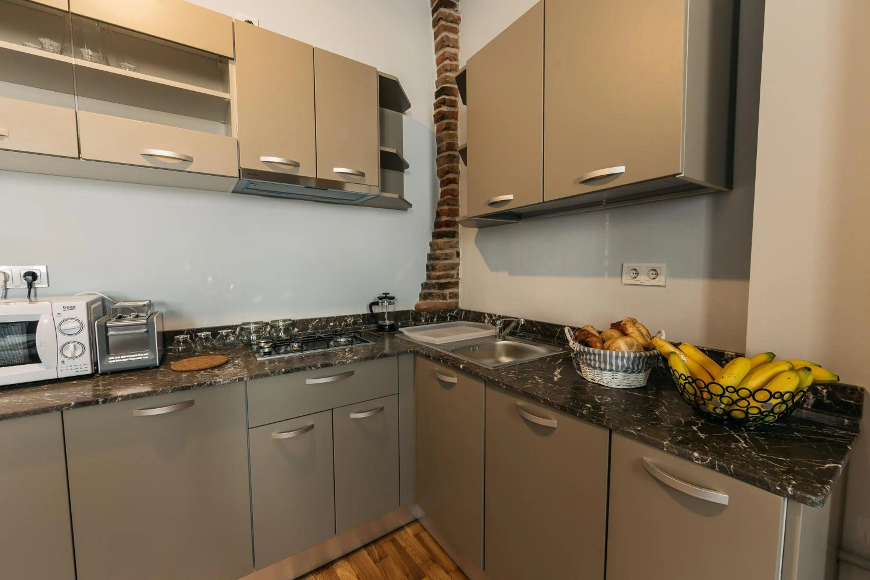 Coffee/tea facilities in YellowBoot Aparthotel