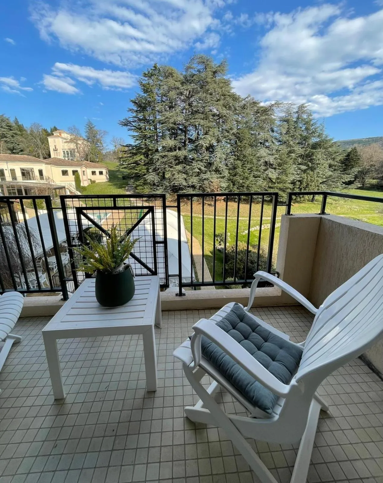 Balcony/Terrace in Domaine Les Sources de Dieulefit