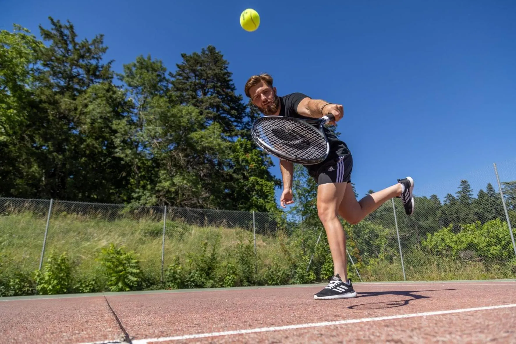 Tennis court in Domaine Les Sources de Dieulefit