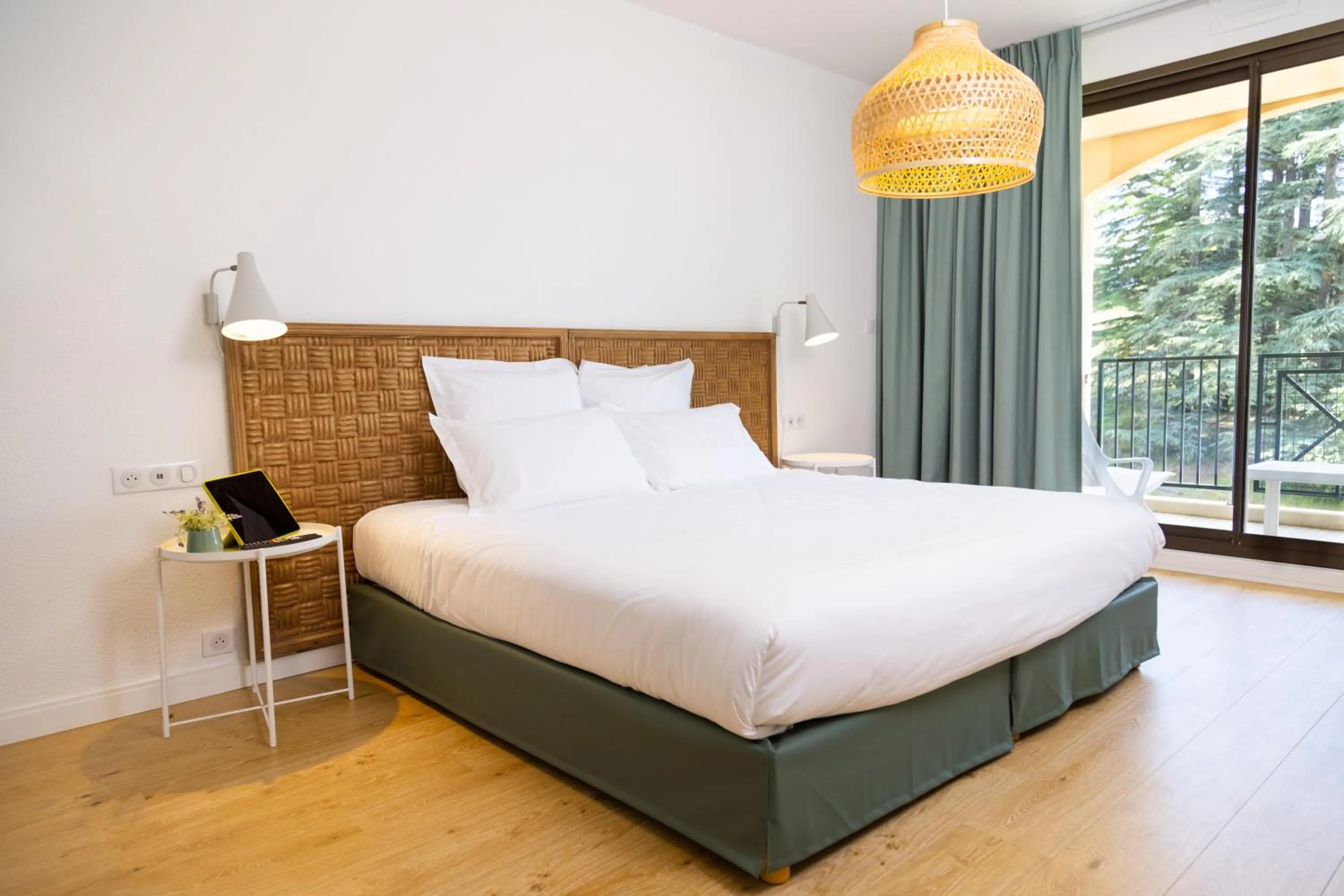 Bedroom, Bed in Domaine Les Sources de Dieulefit