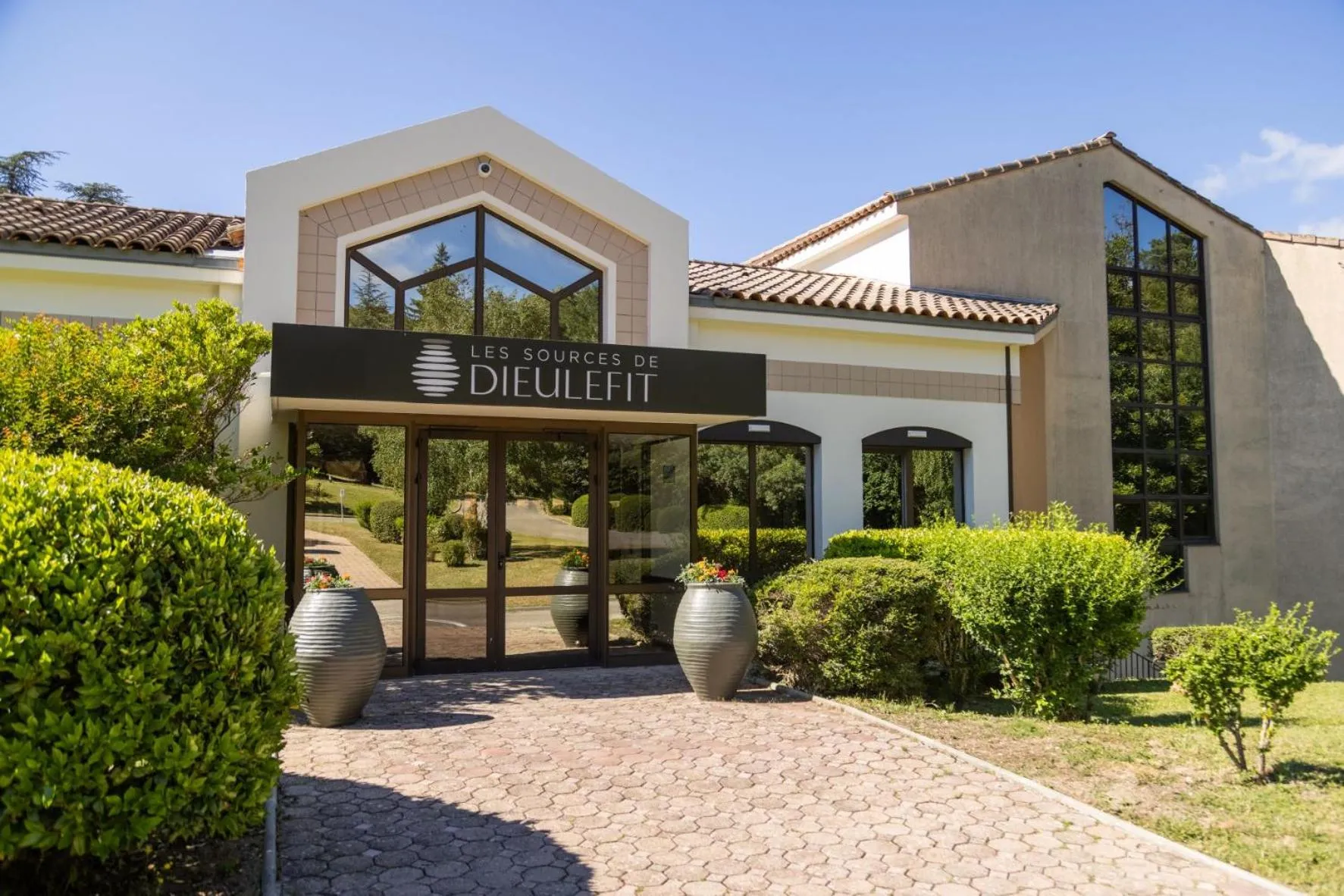 Facade/entrance in Domaine Les Sources de Dieulefit
