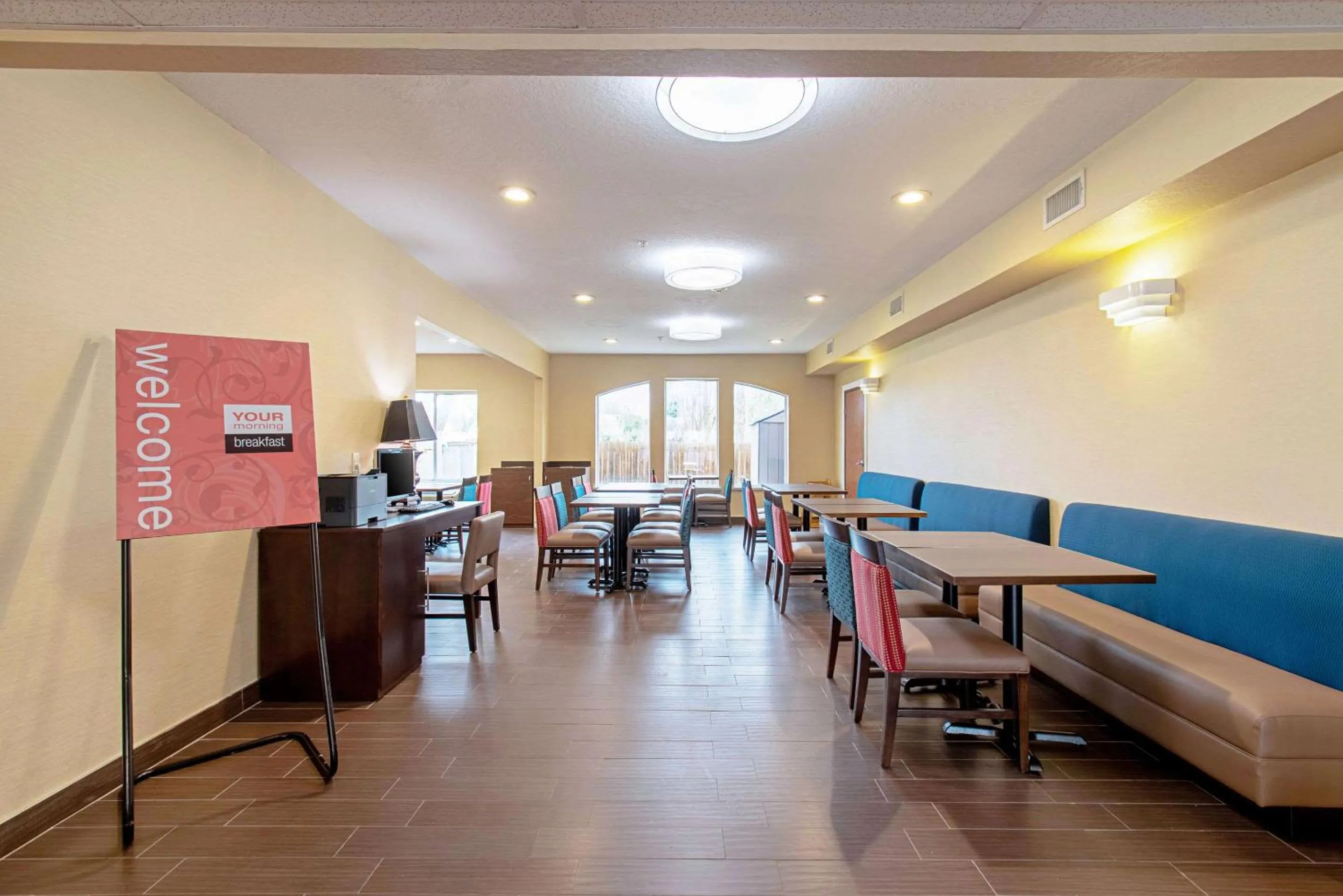 Restaurant/places to eat in Comfort Inn & Suites and Suites Fredericksburg