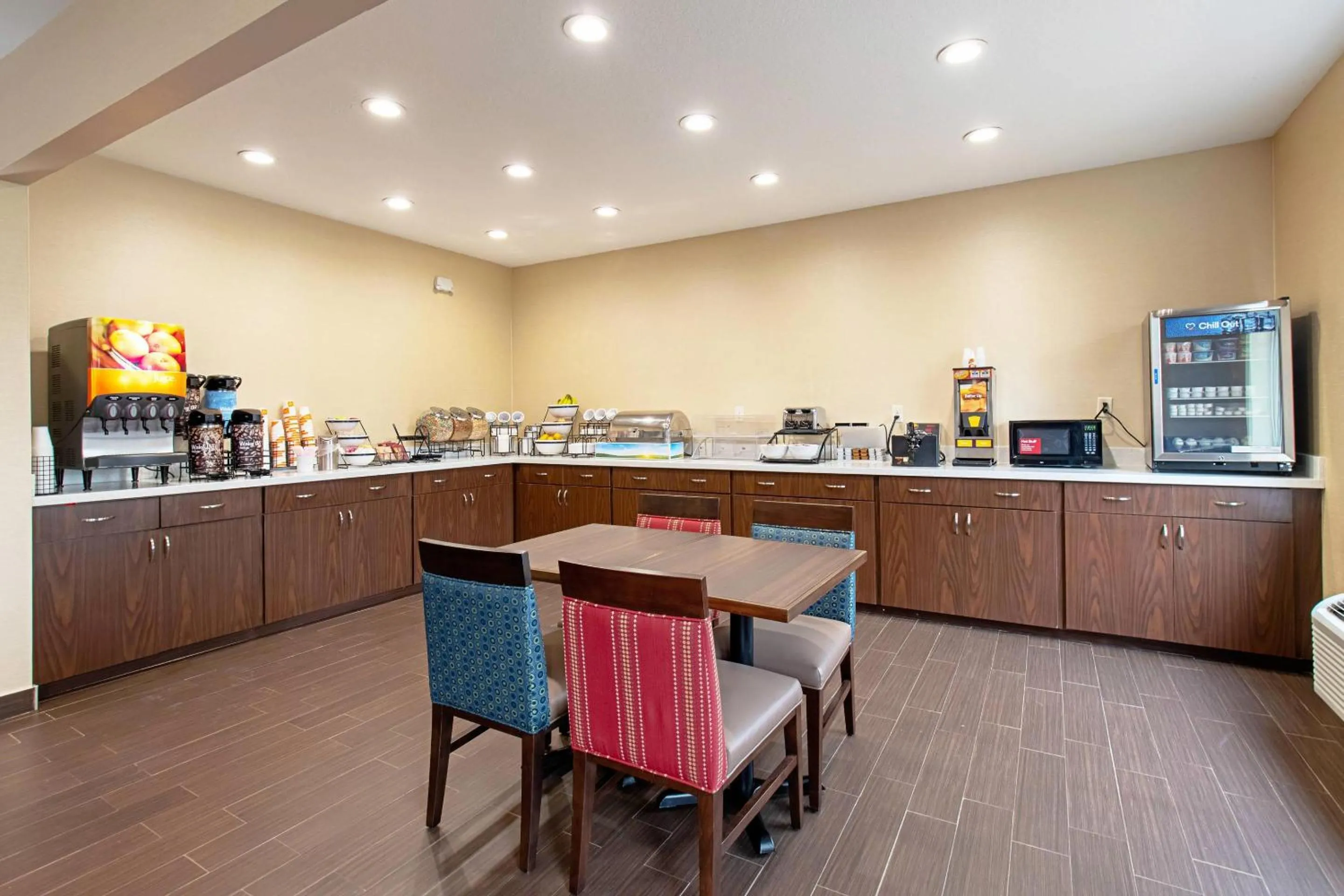 Breakfast in Comfort Inn & Suites Fredericksburg